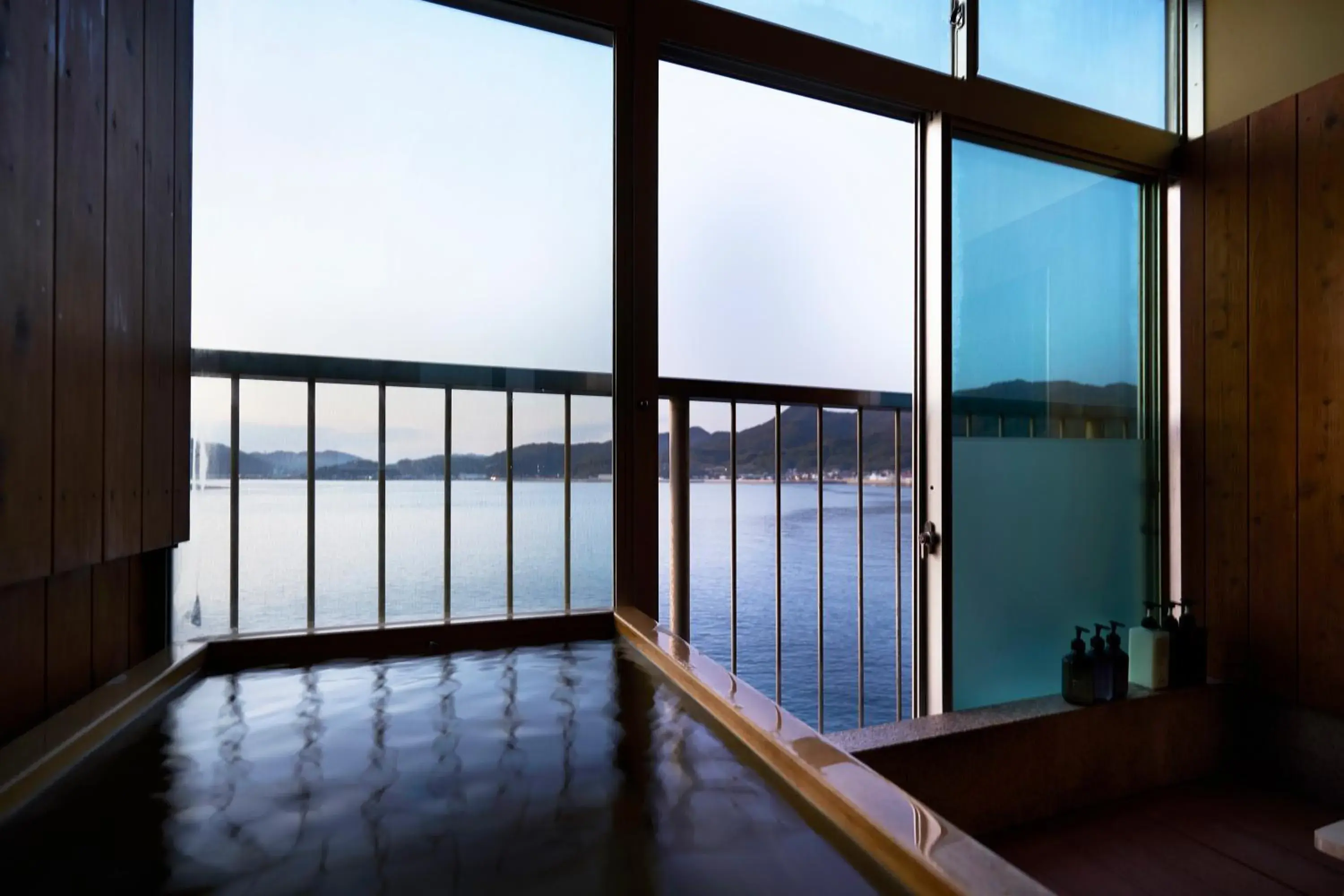 Triple Room with Private Bathroom in 福山鞆の浦 - 旅館 あぶと本館 - Ryokan Abuto Honkan Triple Room with Private Bathroom in 福山鞆の浦 - 旅館 あぶと本館 - Ryokan Abuto Honkan