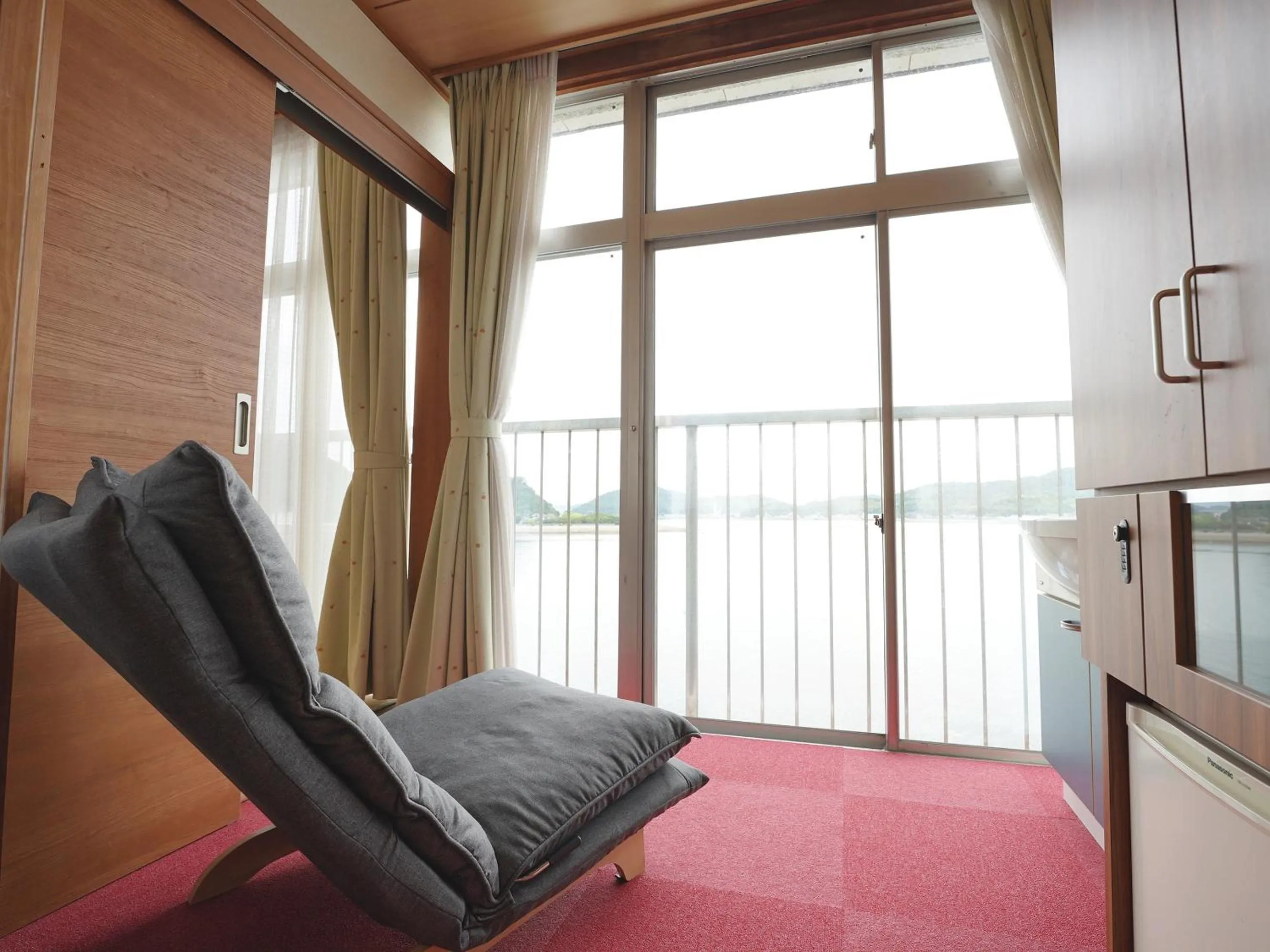 Photo of the whole room in Abuto Honkan