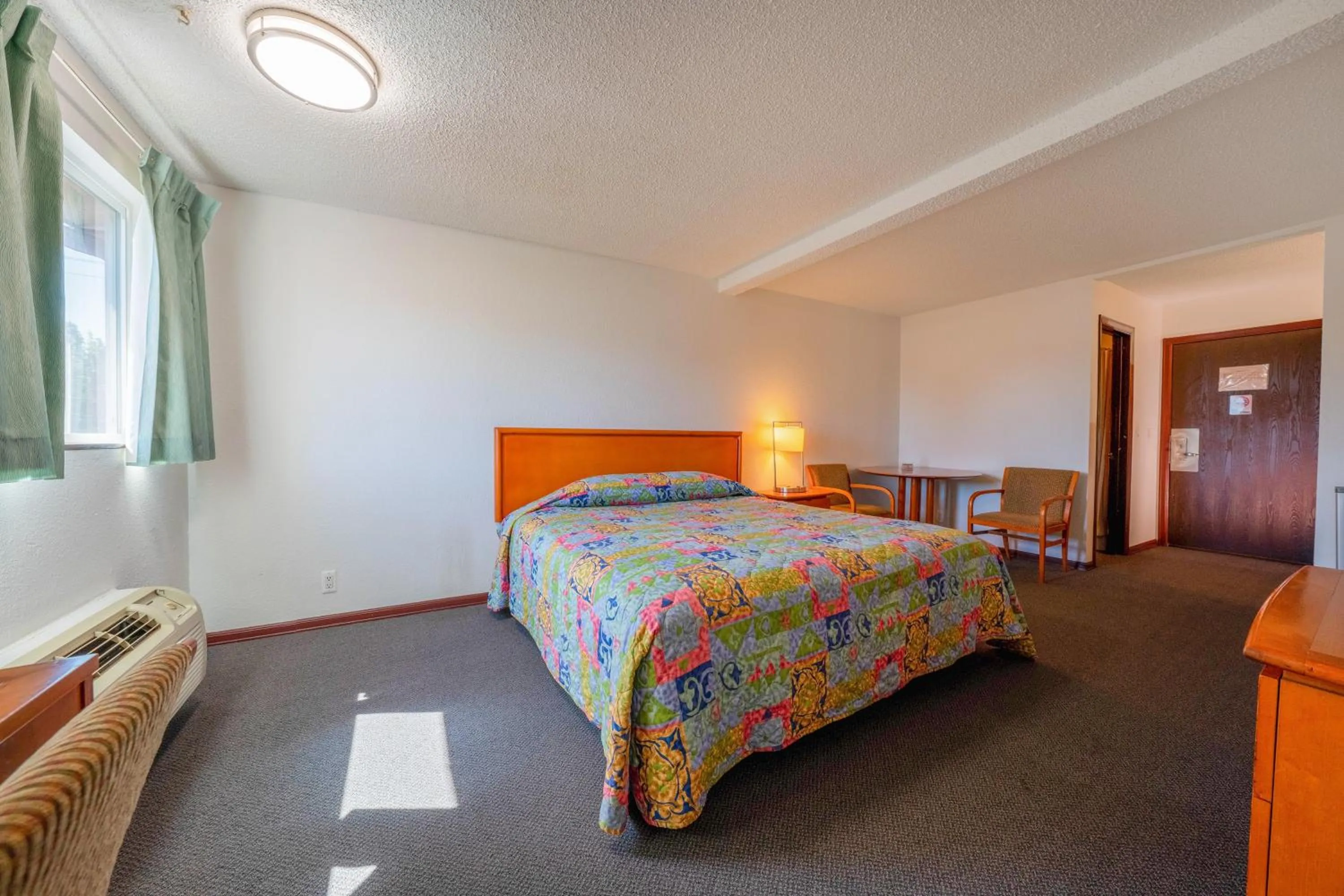 Bedroom, Bed in Unicorn Inn by OYO Portland