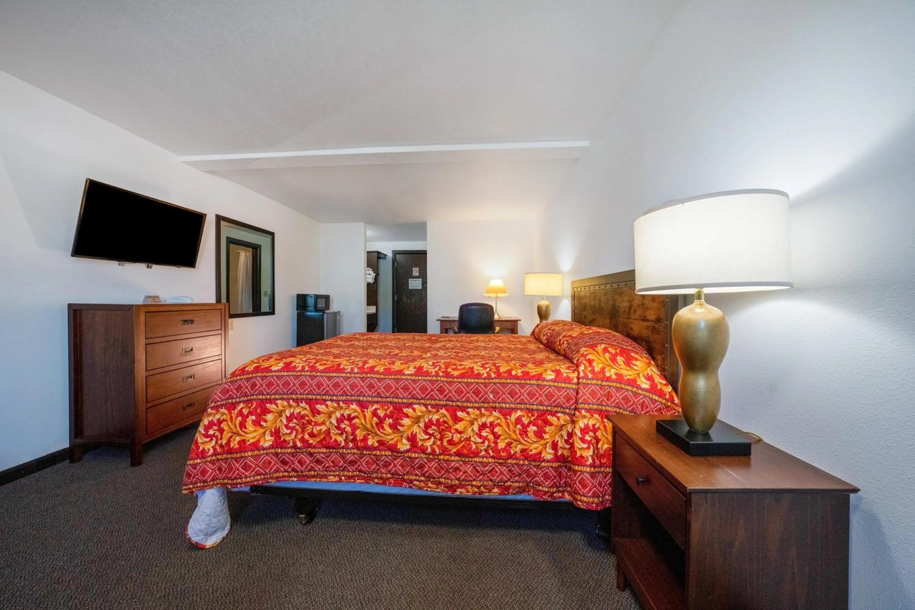 Bedroom, Bed in Unicorn Inn by OYO Portland