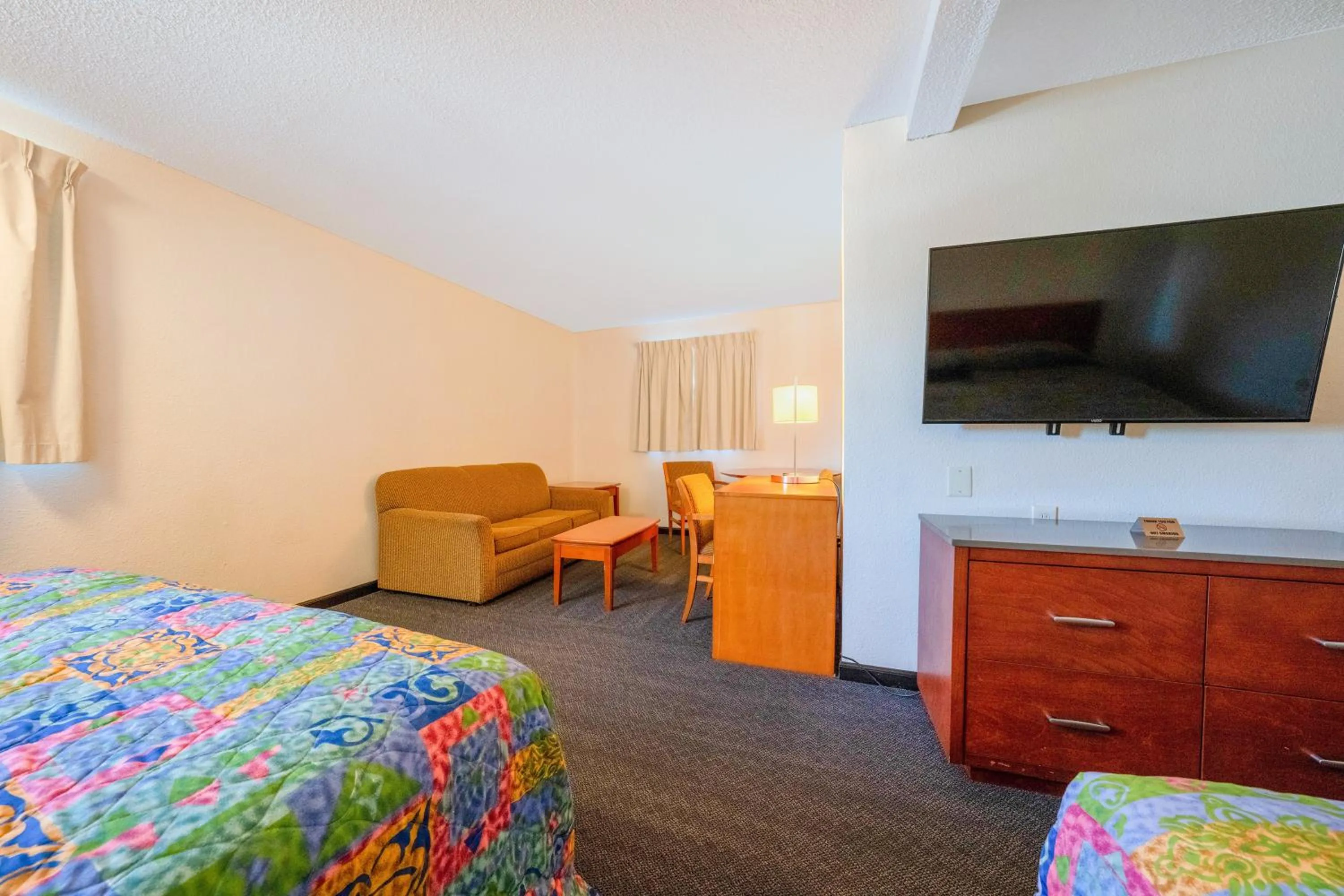 Bedroom, Bed in Unicorn Inn by OYO Portland