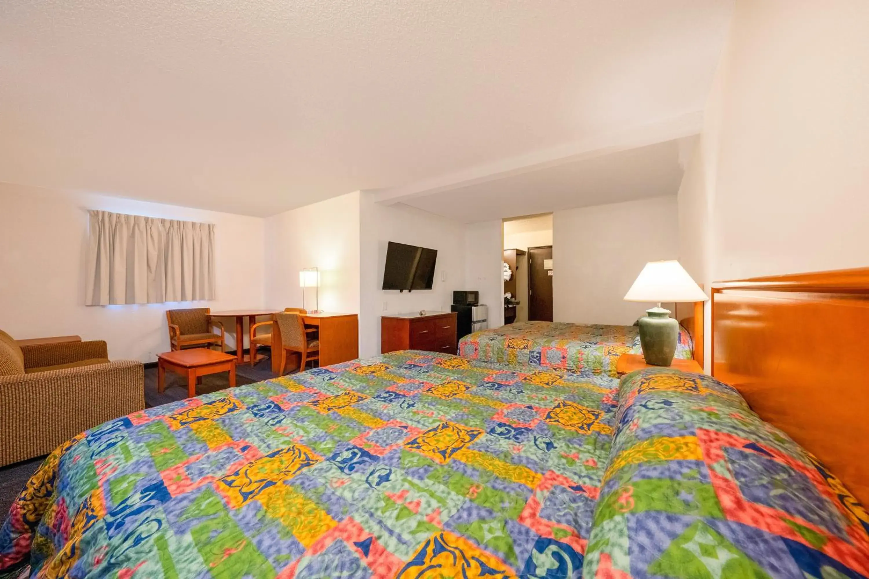 King Room with Two King Beds in Unicorn Inn by OYO Portland King Room with Two King Beds in Unicorn Inn by OYO Portland