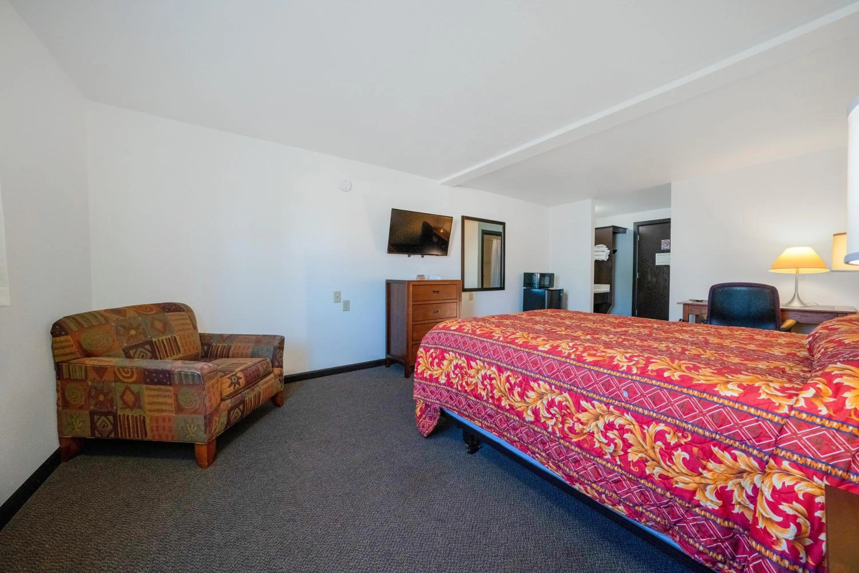 Bedroom, Bed in Unicorn Inn by OYO Portland