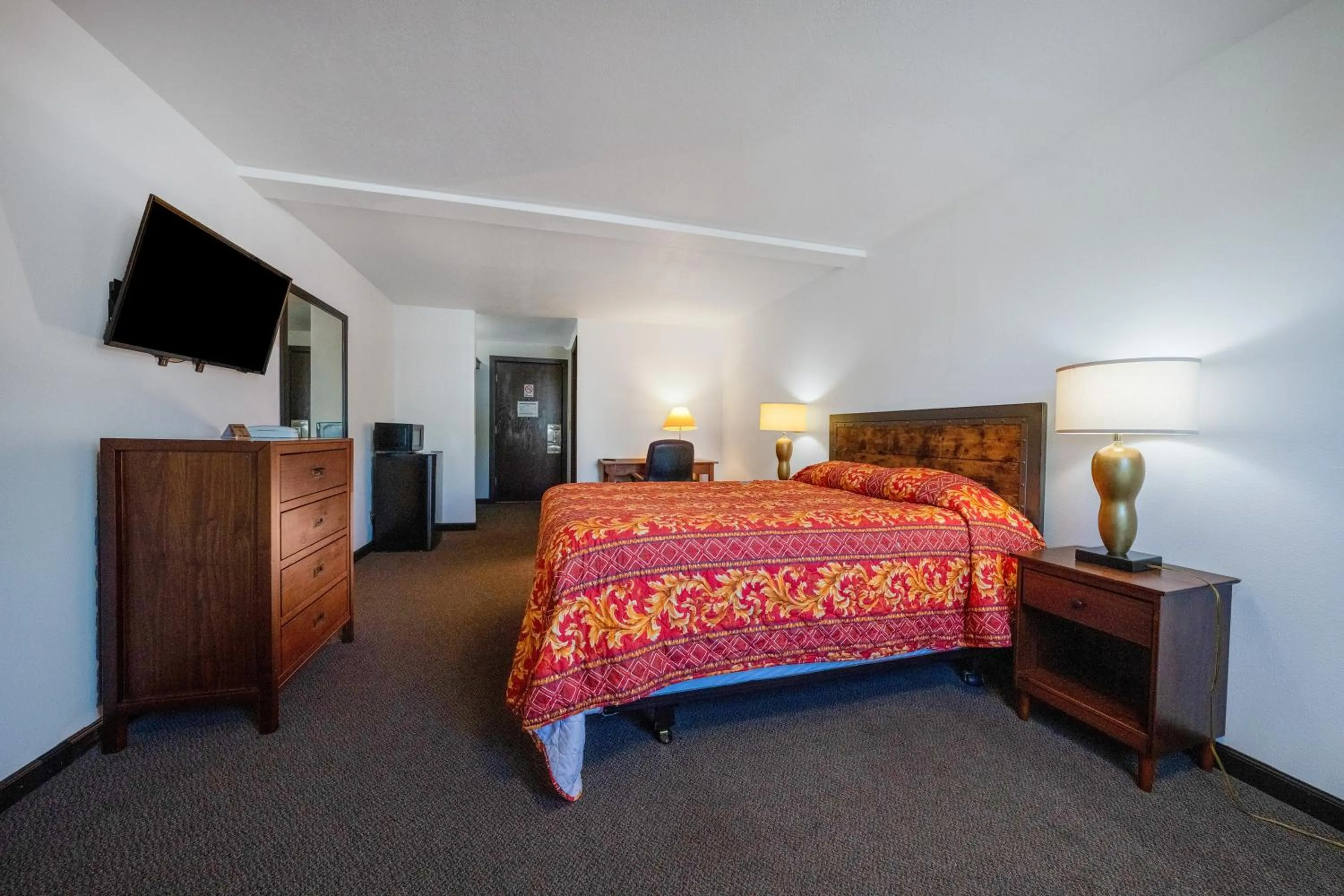 Bedroom, Bed in Unicorn Inn by OYO Portland