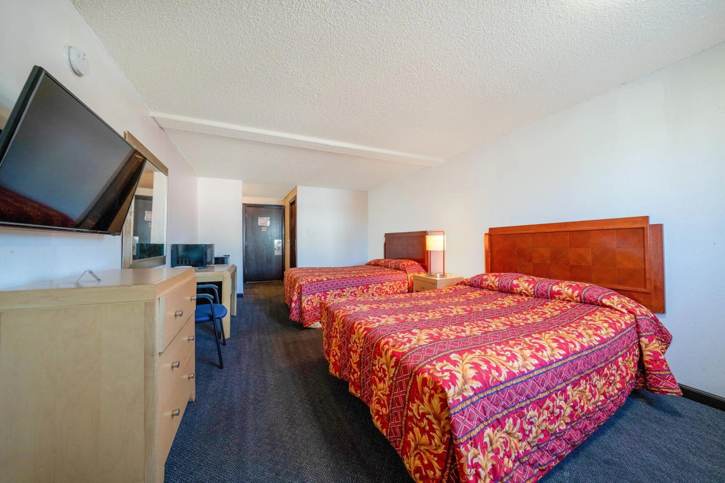 Bedroom, Bed in Unicorn Inn by OYO Portland