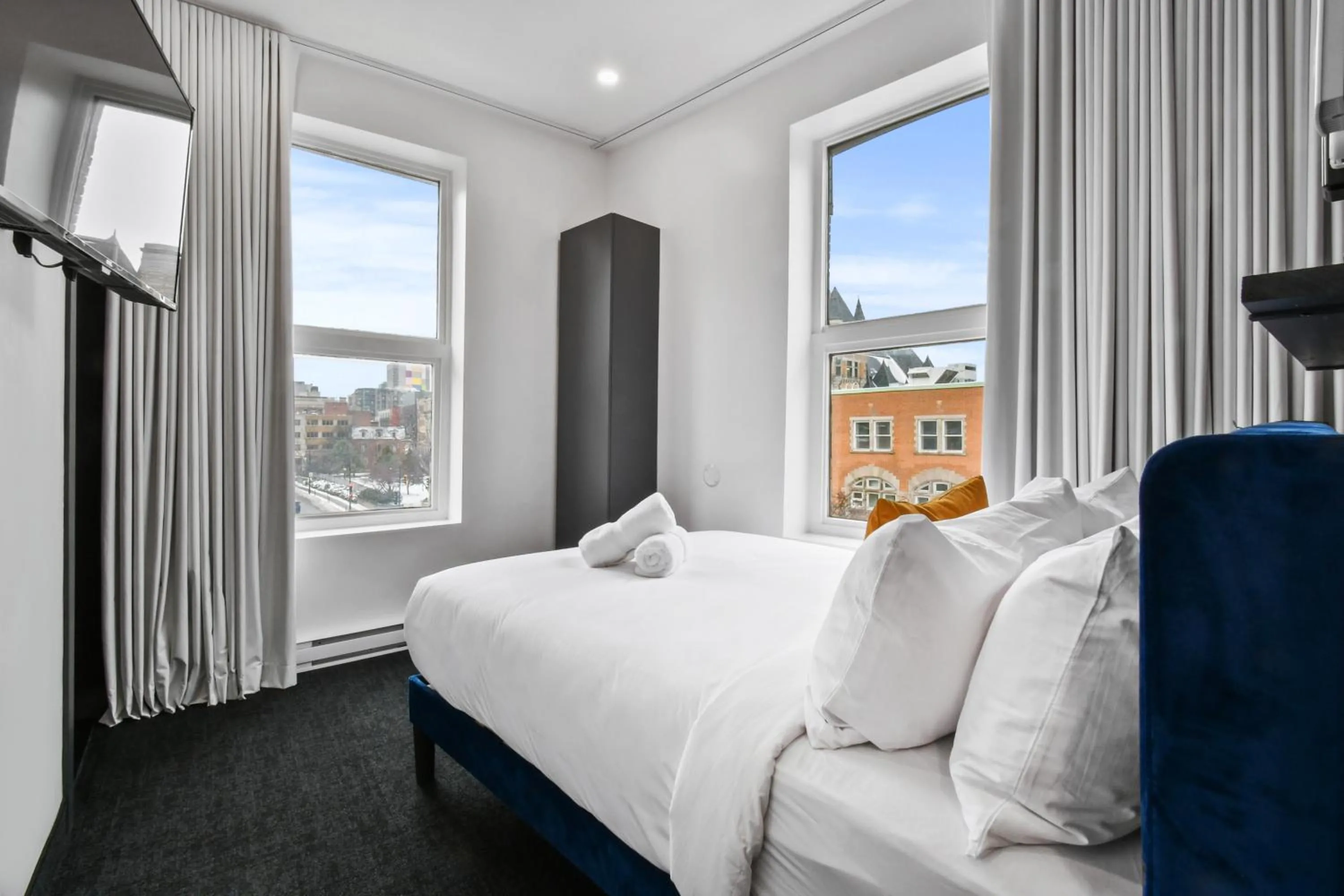 Bed in Lift Hotel
