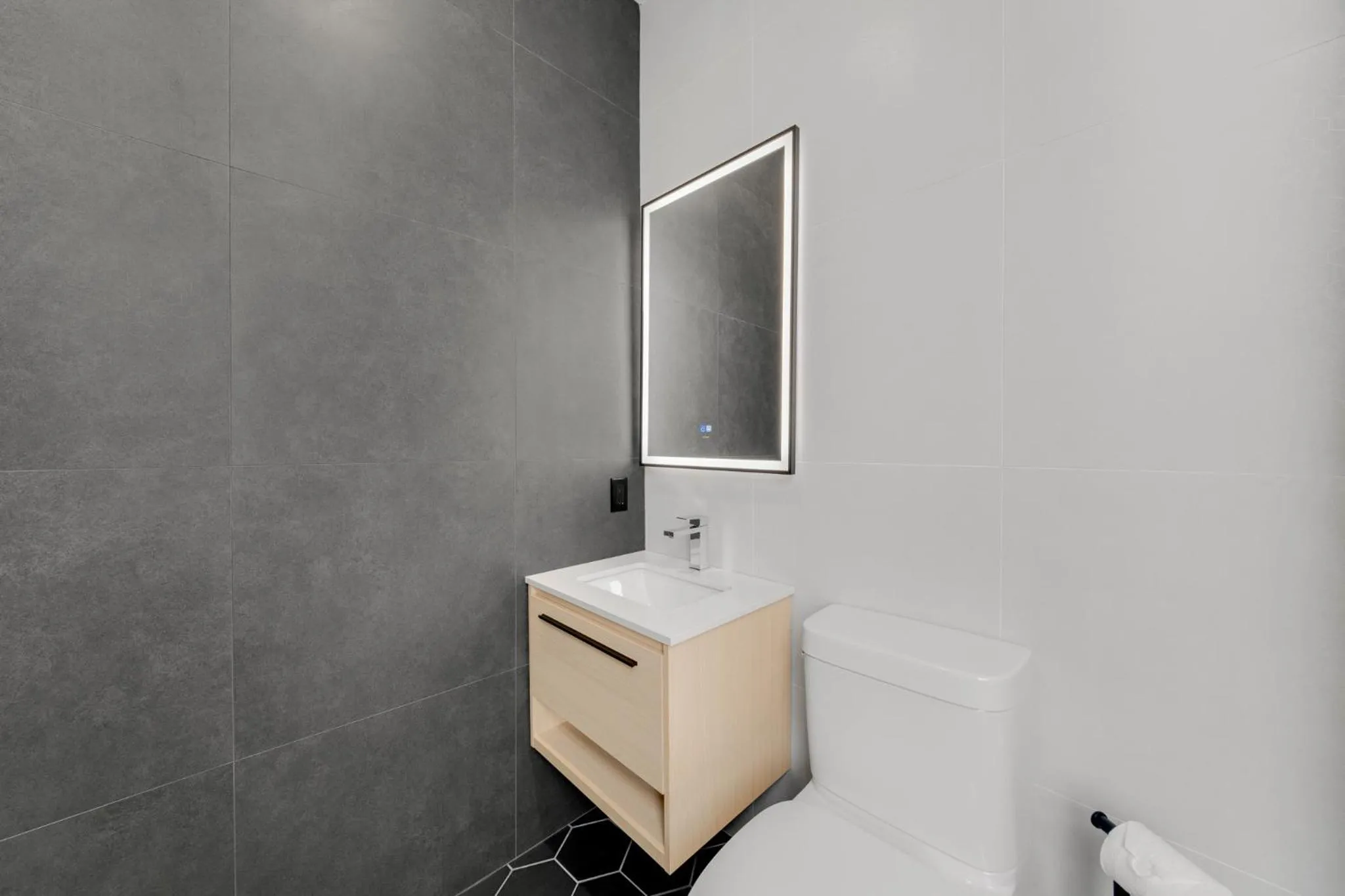 Shower in Lift Hotel