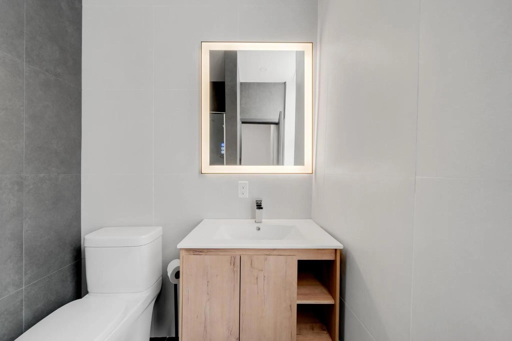 Shower in Lift Hotel