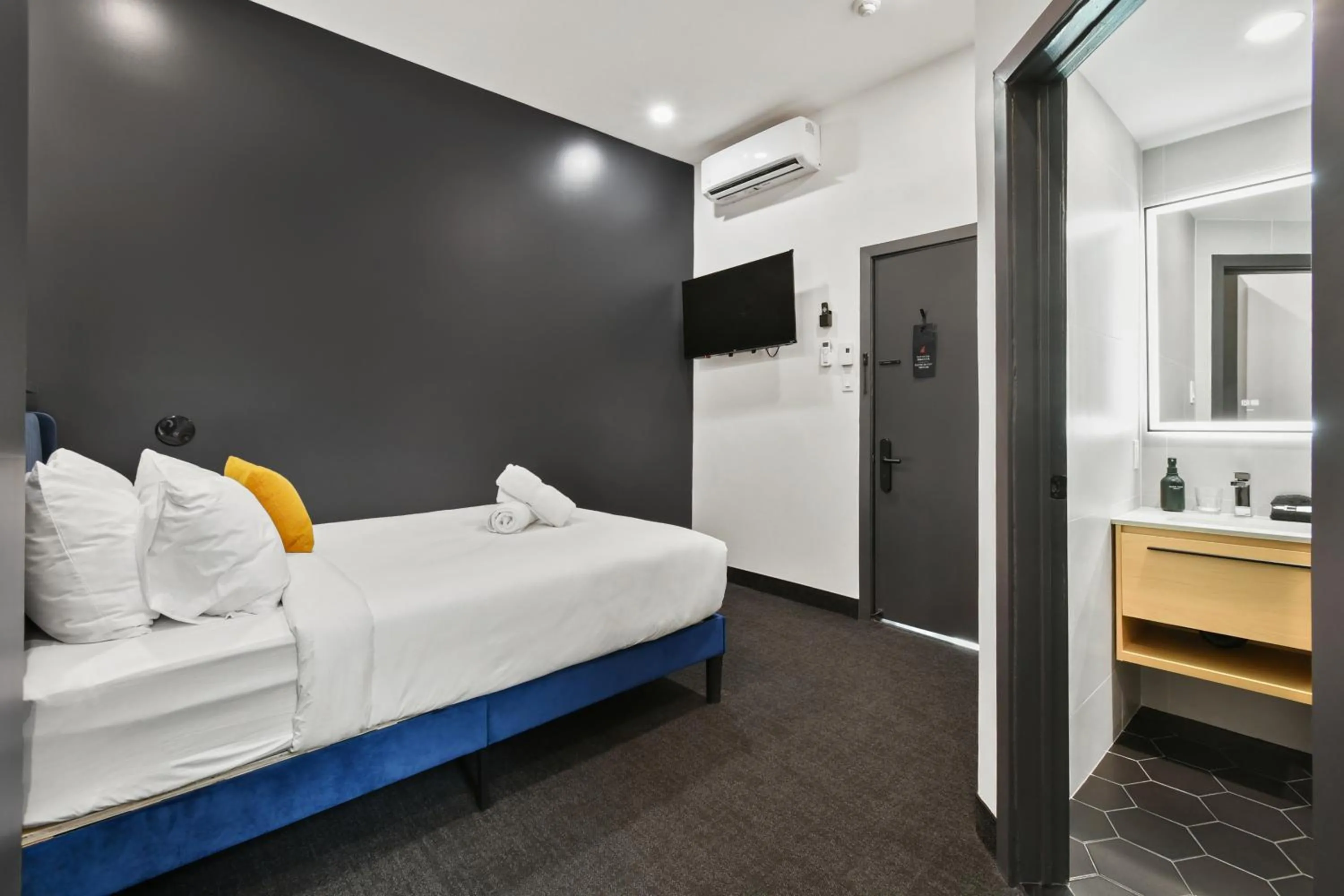 Bed in Lift Hotel
