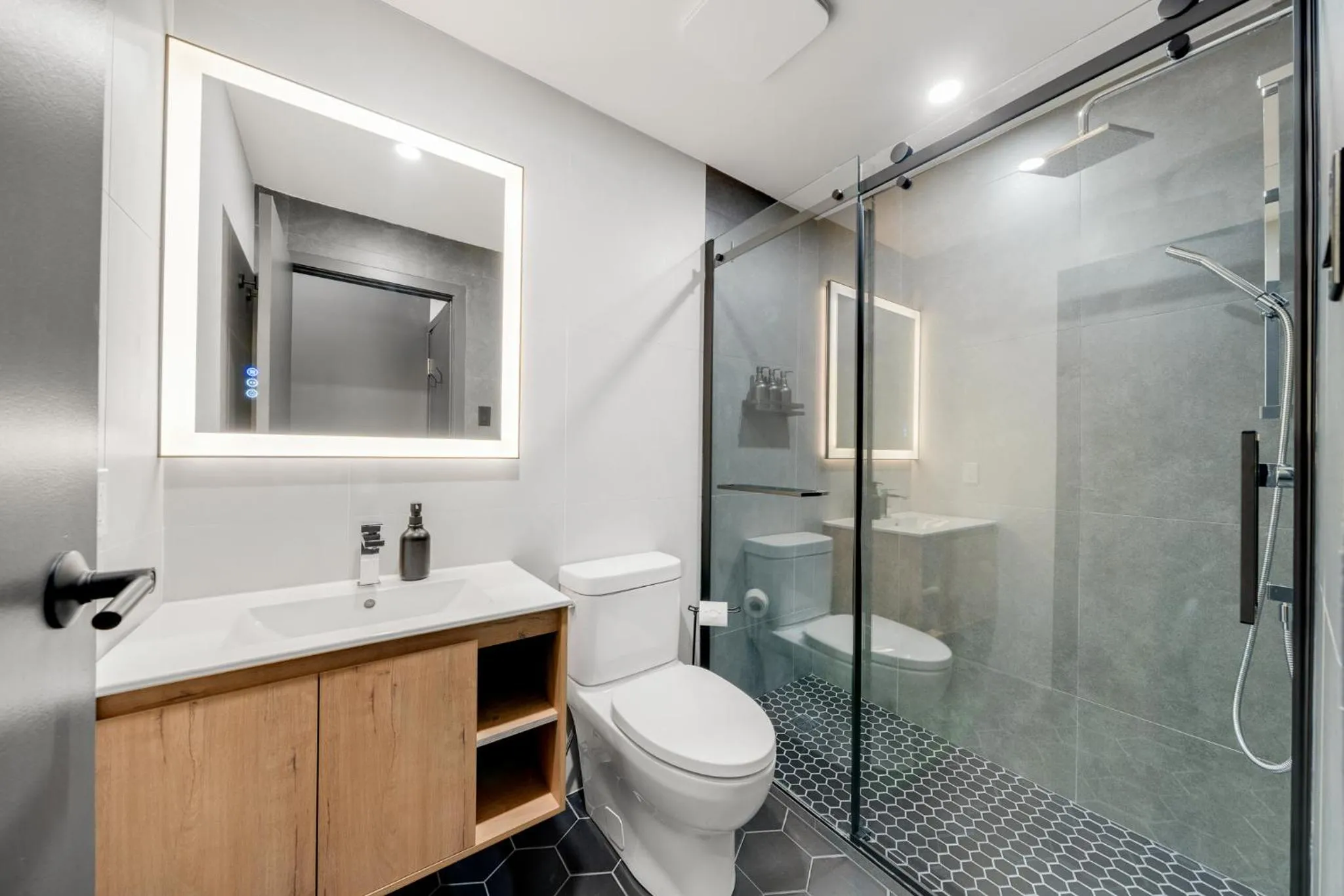 Shower in Lift Hotel
