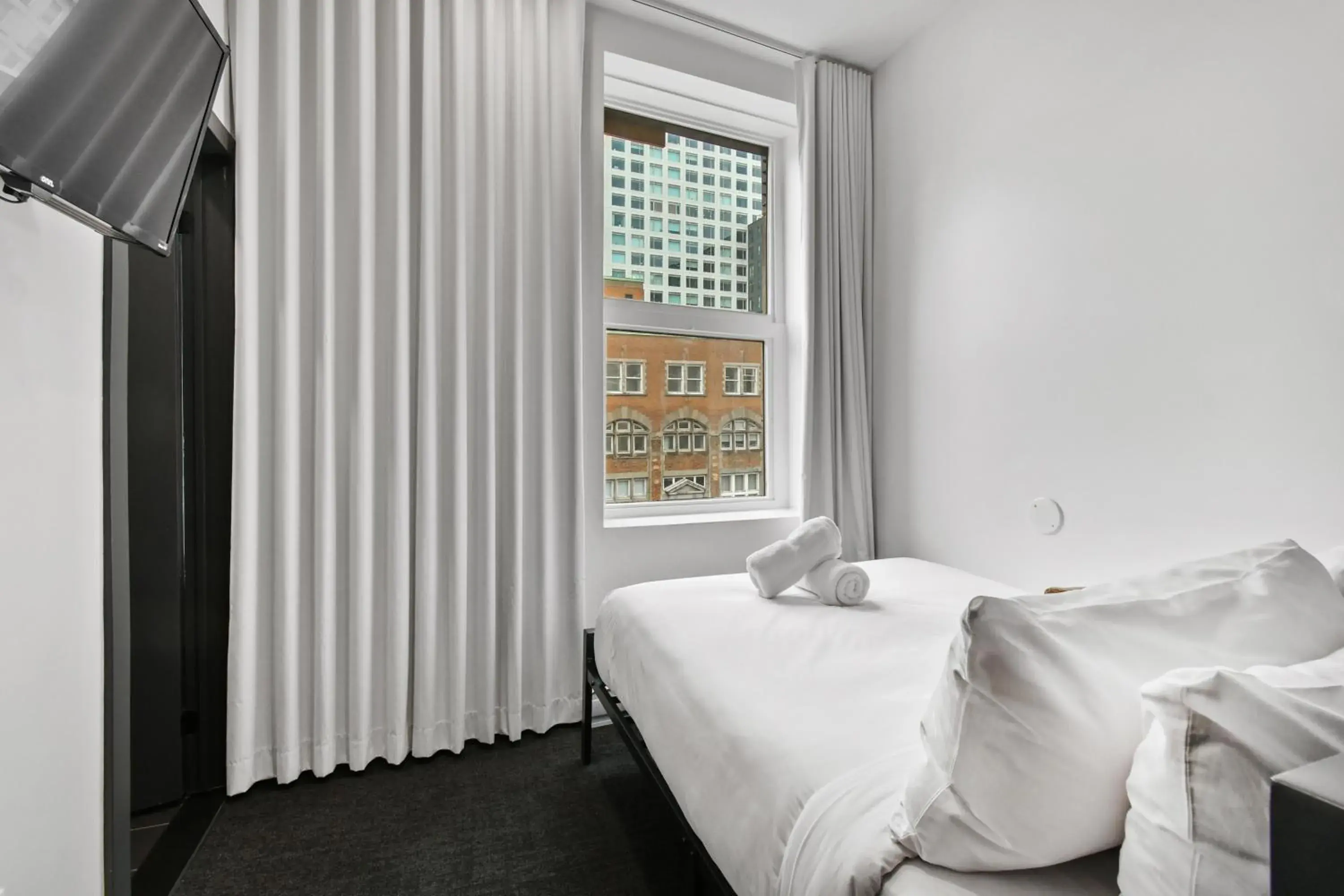 Budget Double Room in Lift Hotel Budget Double Room in Lift Hotel