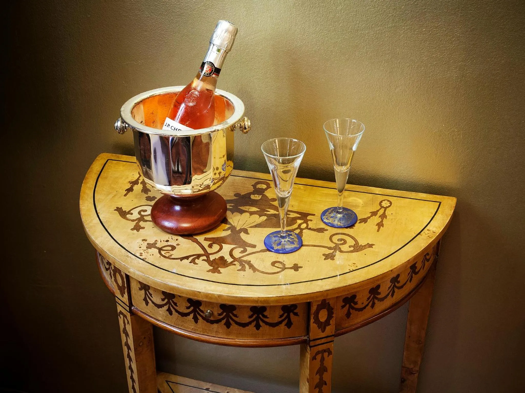 Food and drinks in Almunia de San Miguel