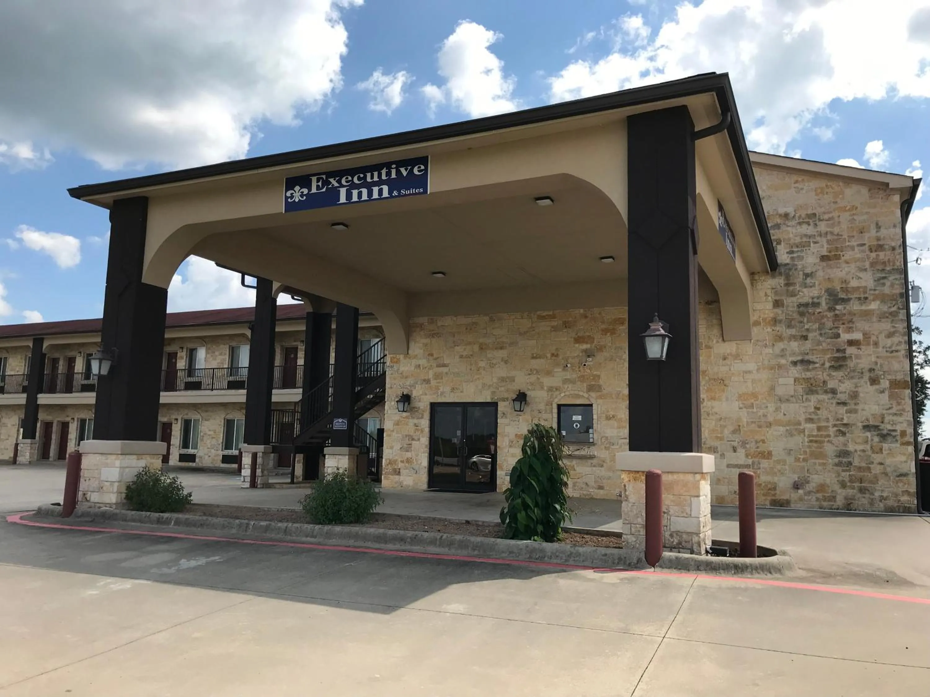 Executive Inn and Suites