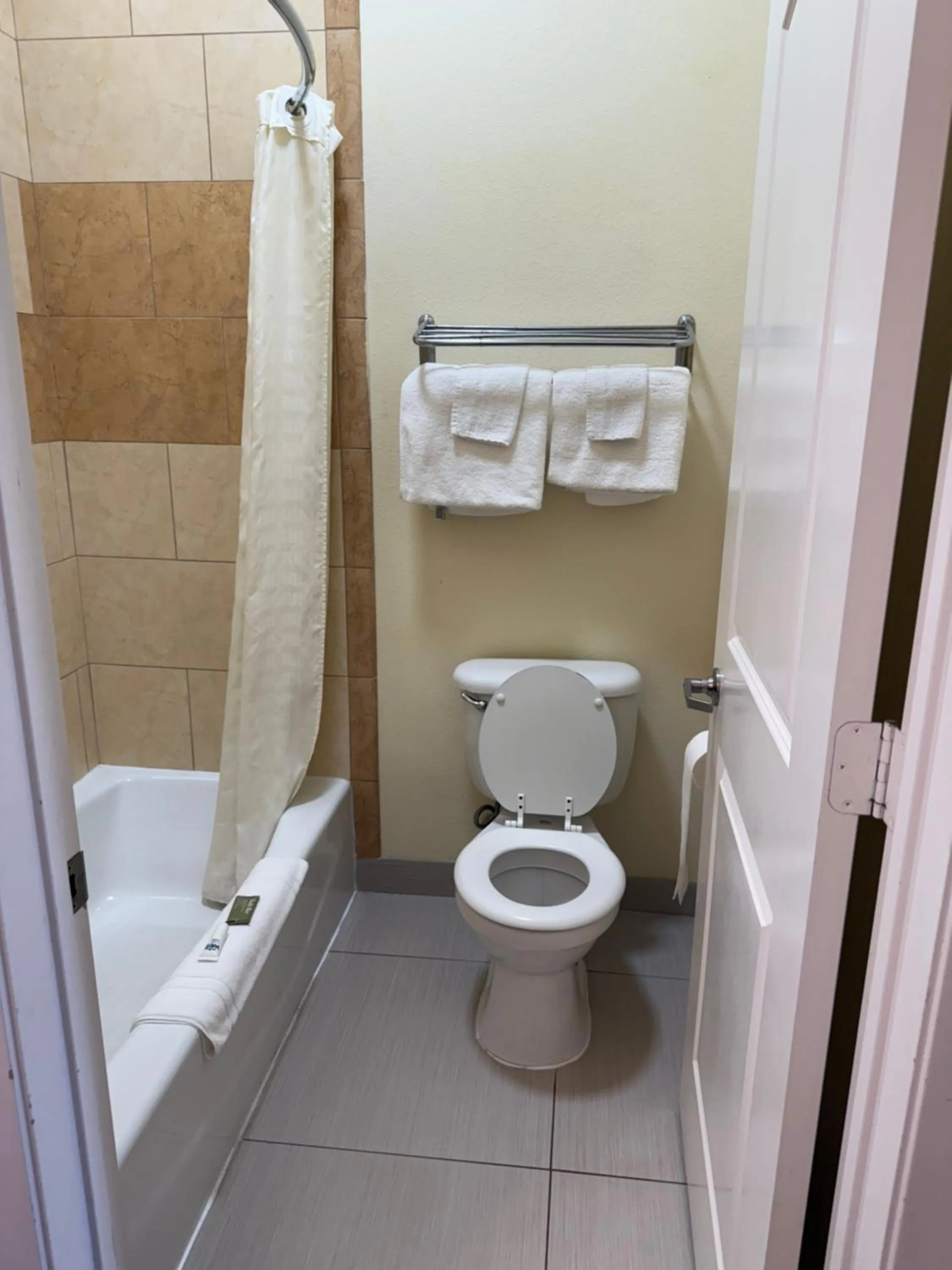 Executive Inn and Suites