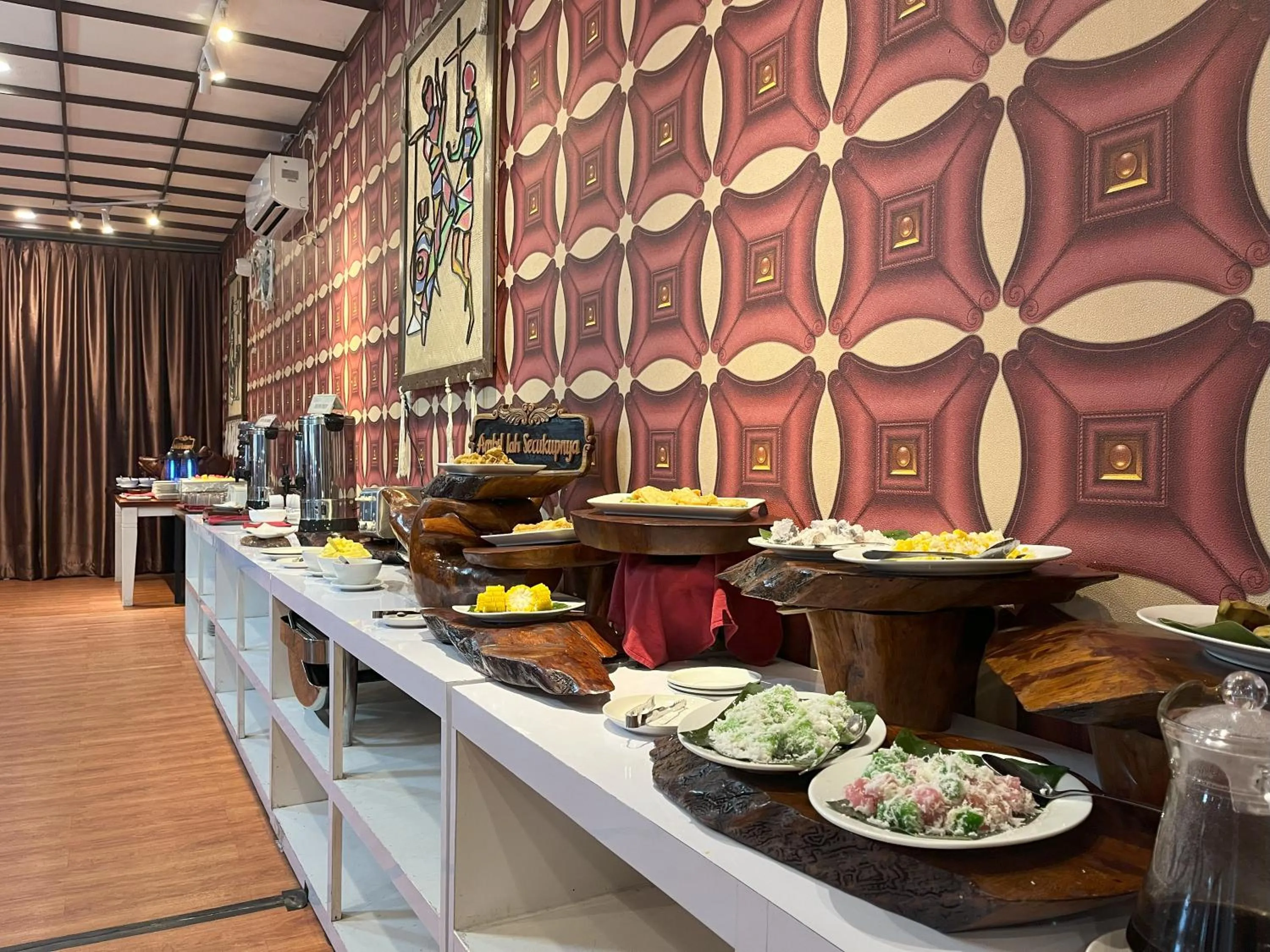 Food and drinks in Grand Tamaro Hotel