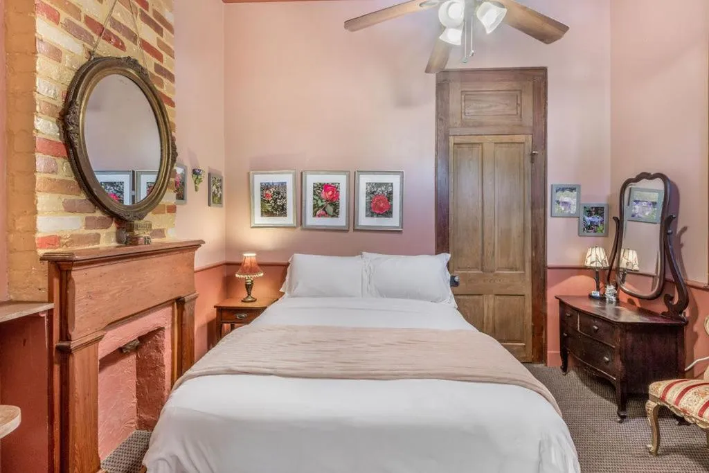 Bed in Royal Barracks Guest House