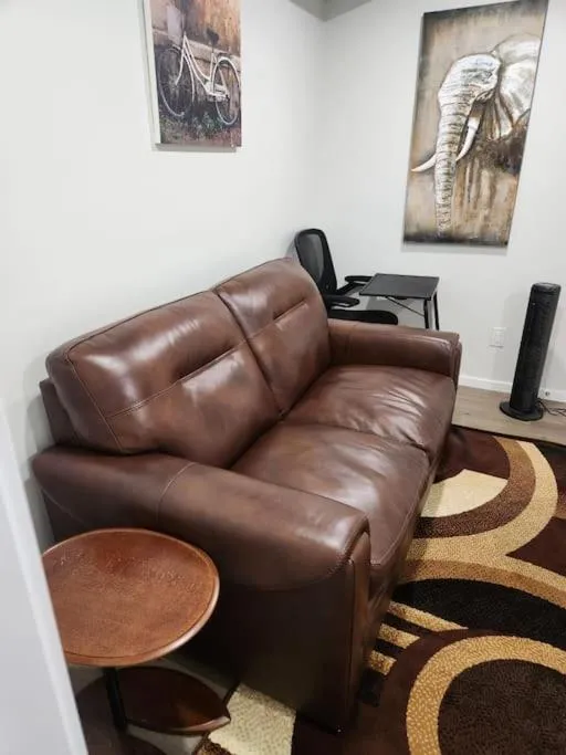 Avocado Executive Suite 2