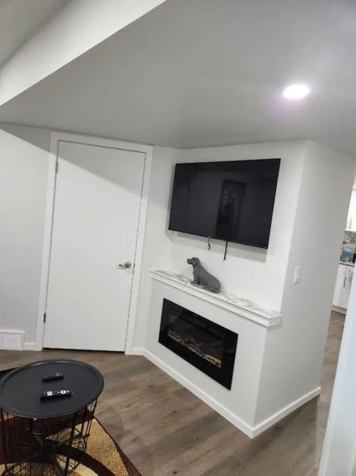 Avocado Executive Suite 2