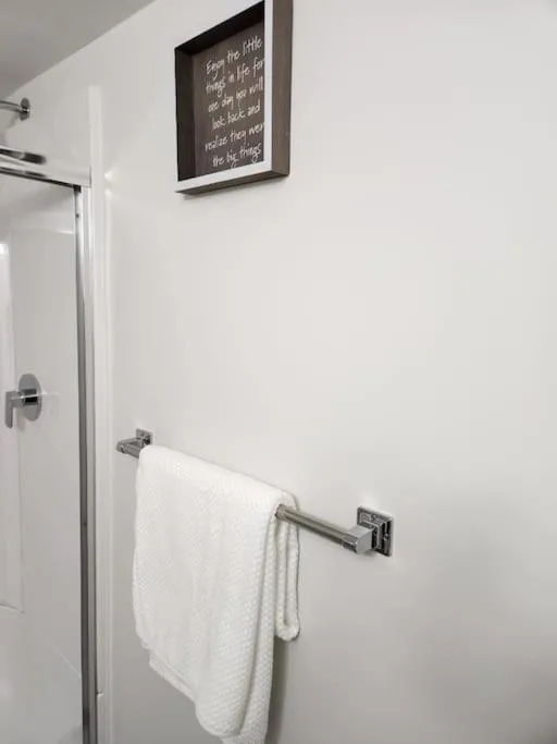 Avocado Executive Suite 2