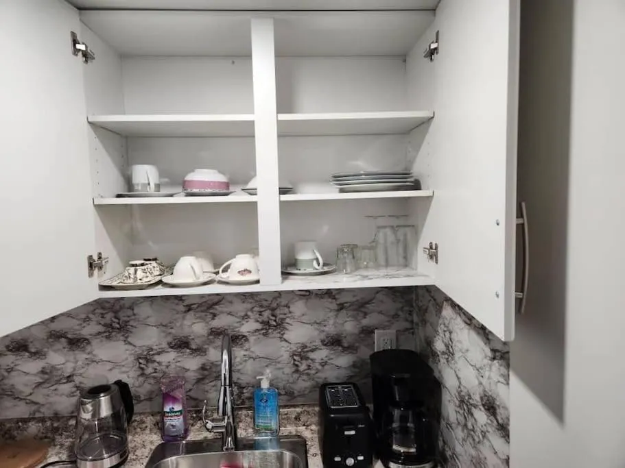 Avocado Executive Suite 2