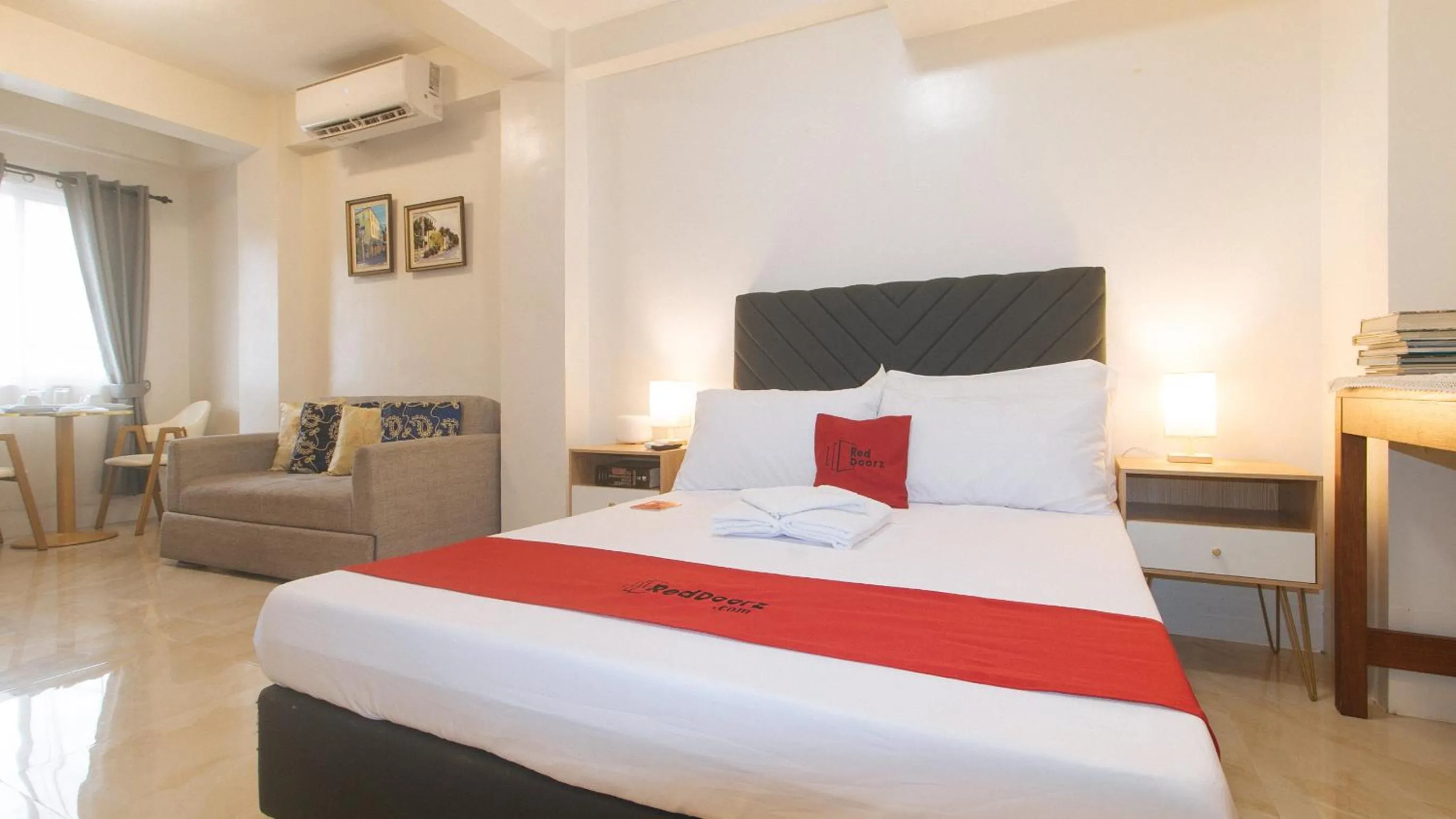 Bed in RedDoorz at Delorian Residences