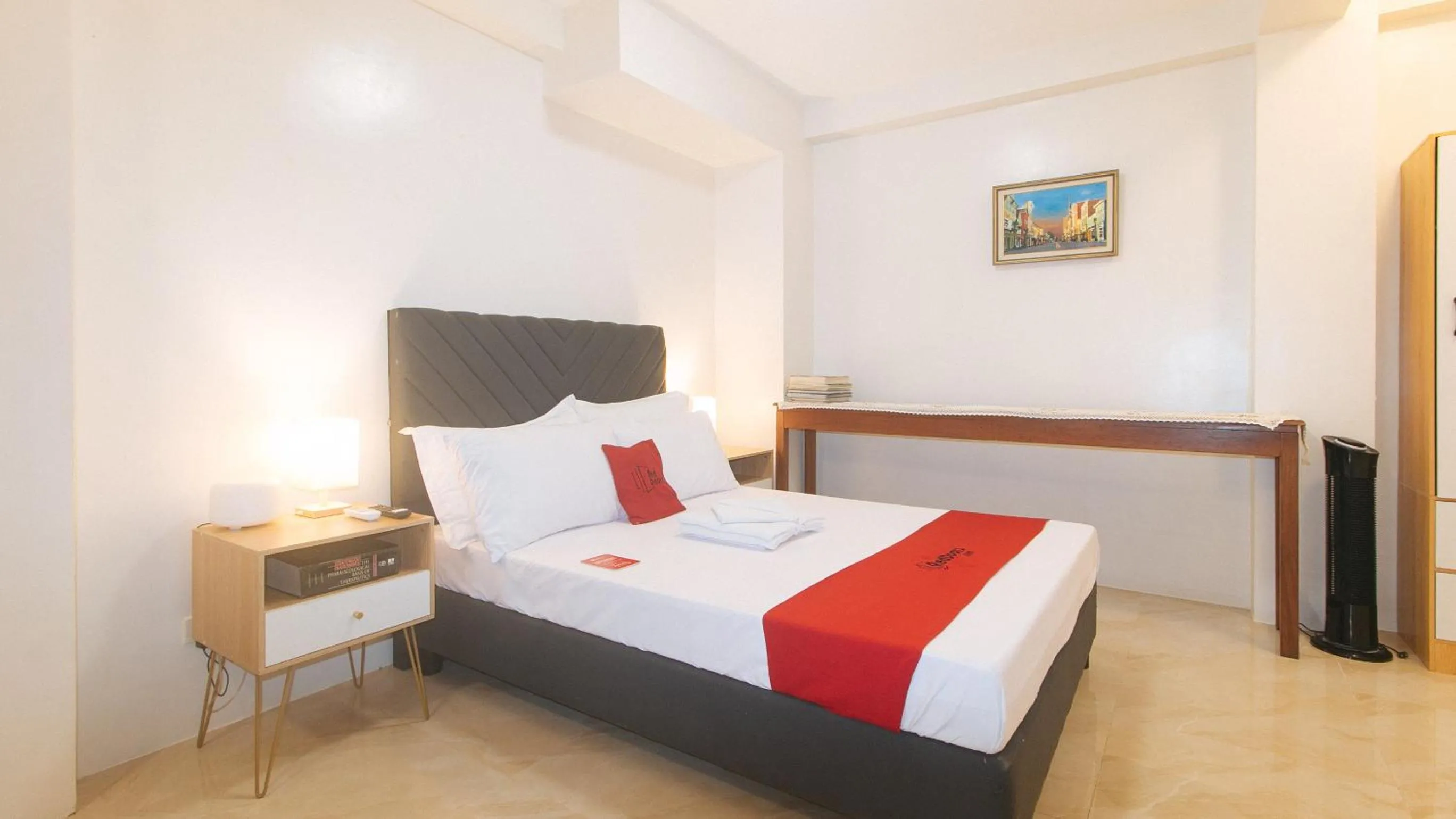 Bed in RedDoorz at Delorian Residences