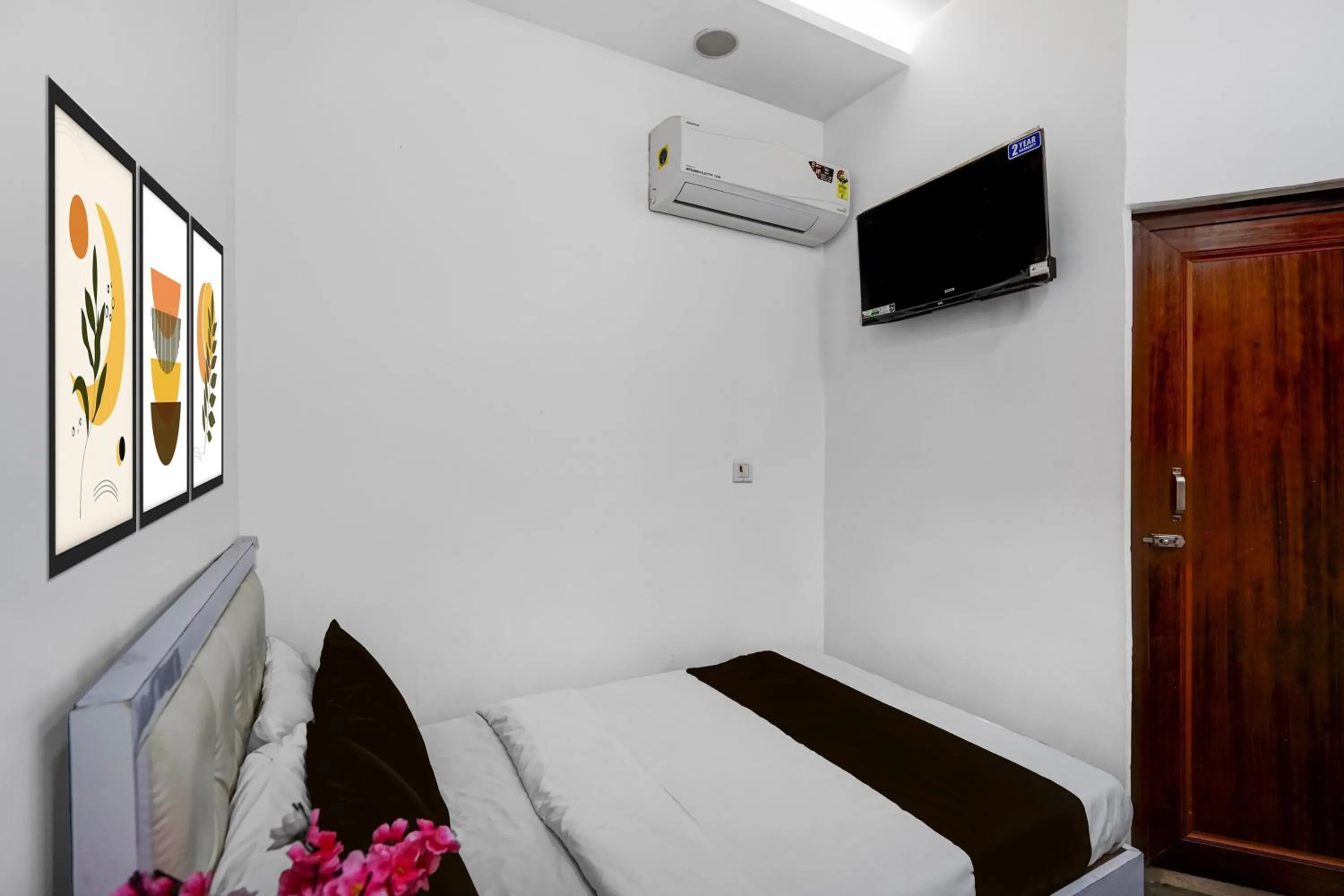 Bedroom, Bed in Hotel O Iskcon Temple Rohini Formerly Golden Key