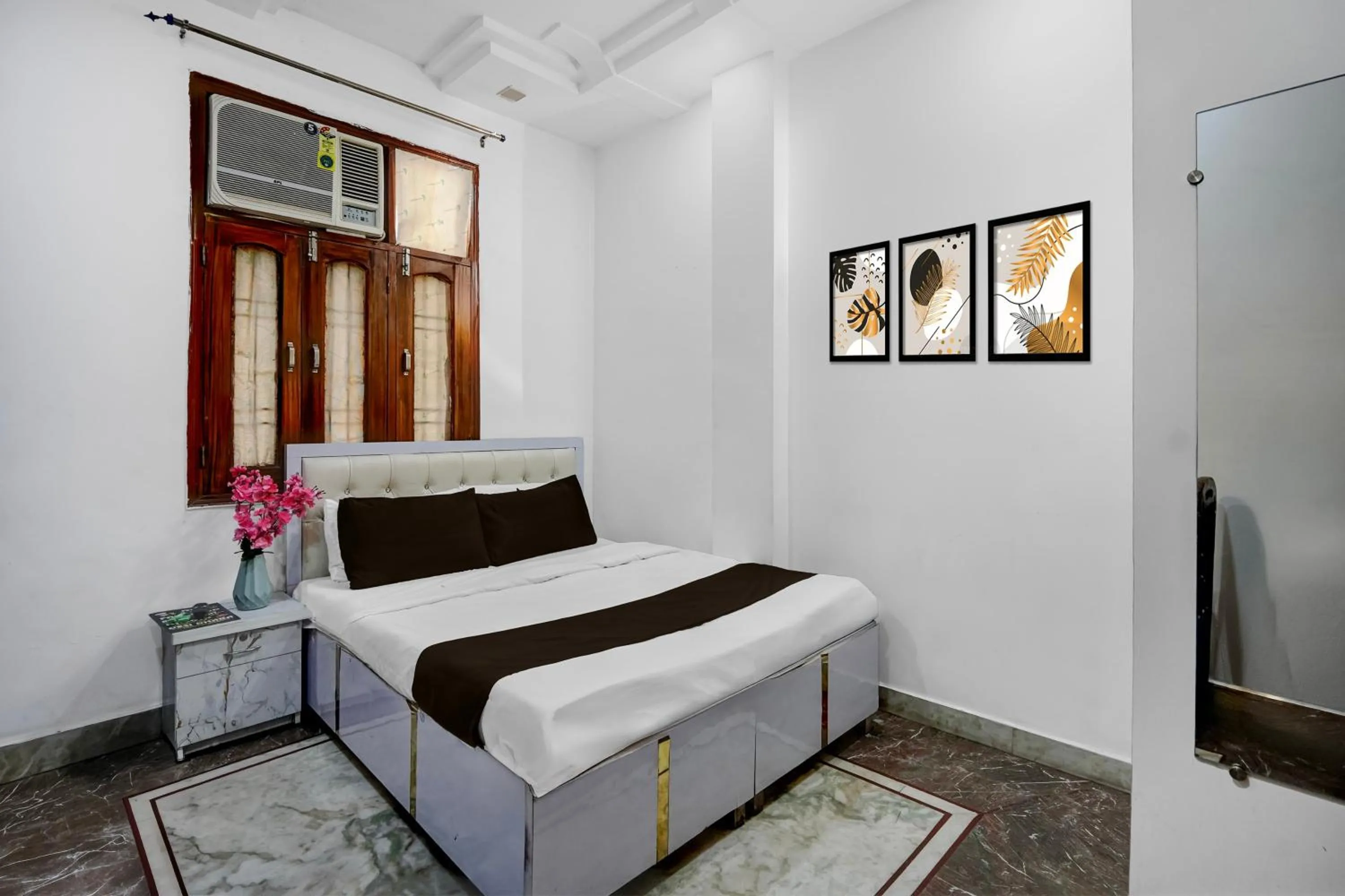 Bedroom, Bed in Super Hotel O Iskcon Temple Rohini Formerly Golden Key