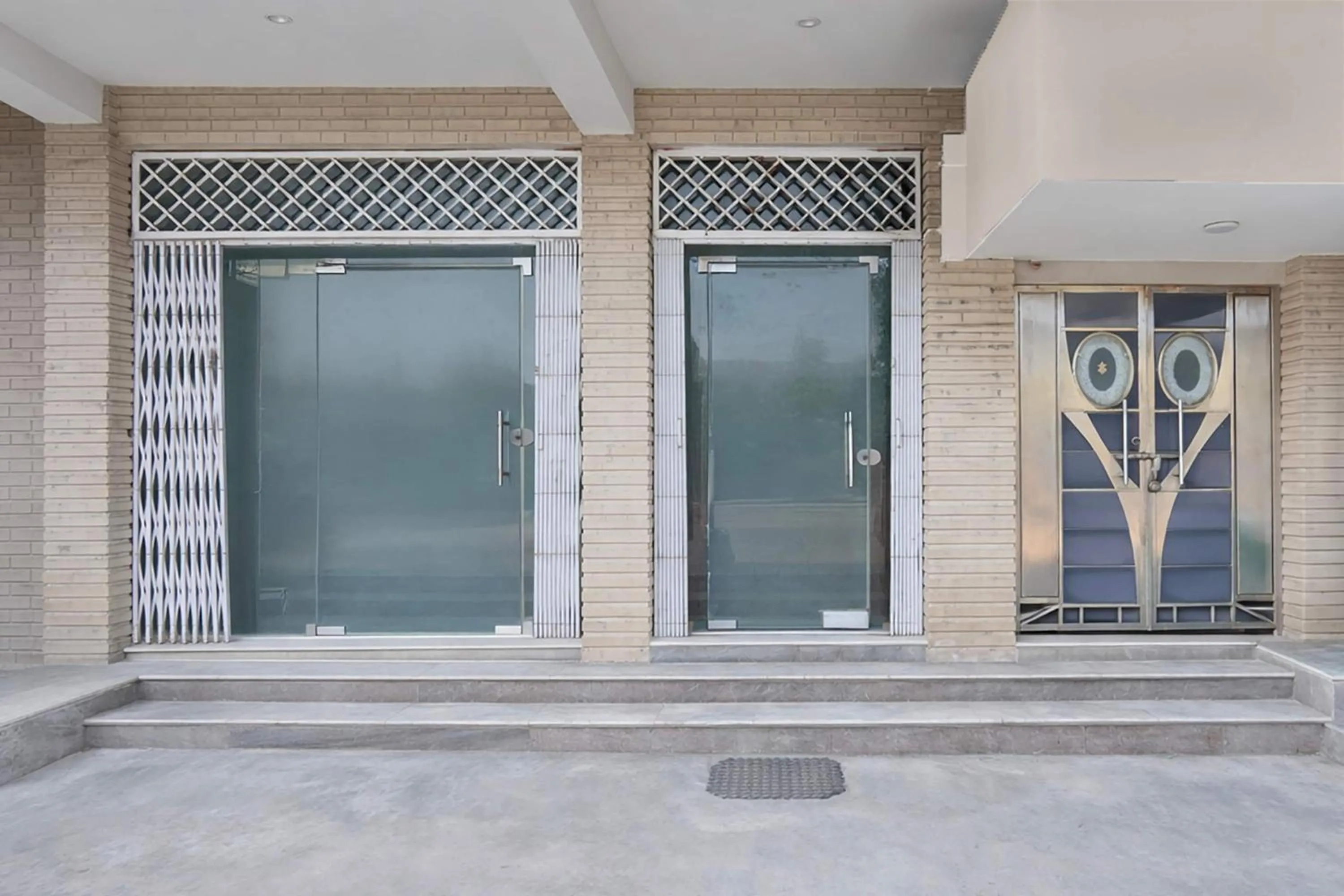 Facade/entrance in Super Hotel O Iskcon Temple Rohini Formerly Golden Key