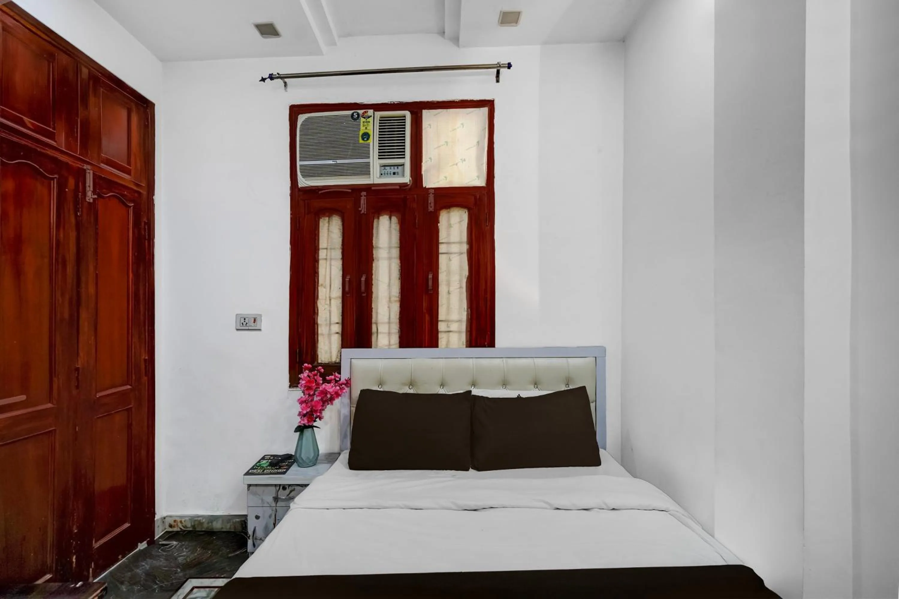 Bedroom, Bed in Super Hotel O Iskcon Temple Rohini Formerly Golden Key