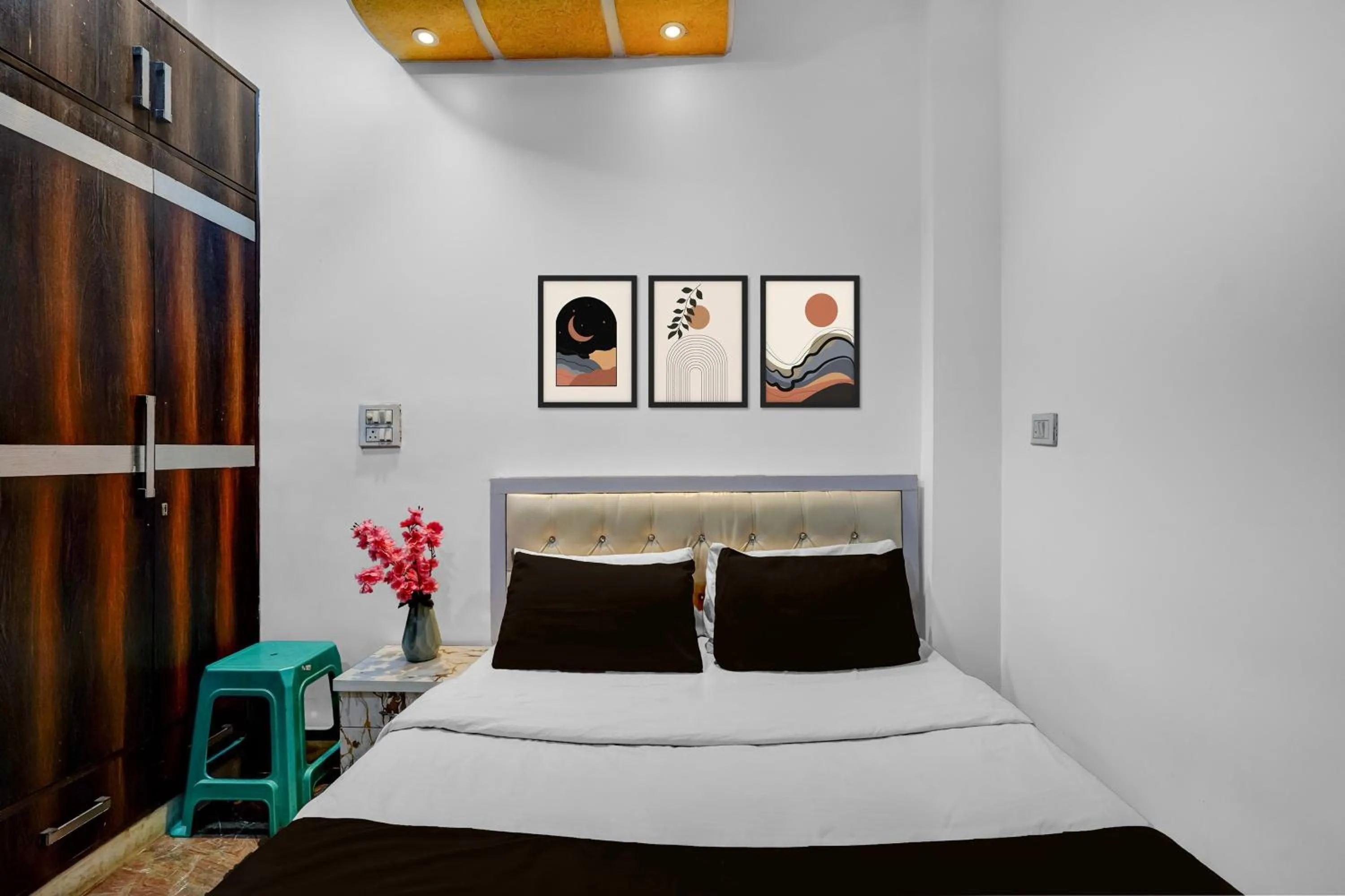 Bedroom, Bed in Hotel O Iskcon Temple Rohini Formerly Golden Key