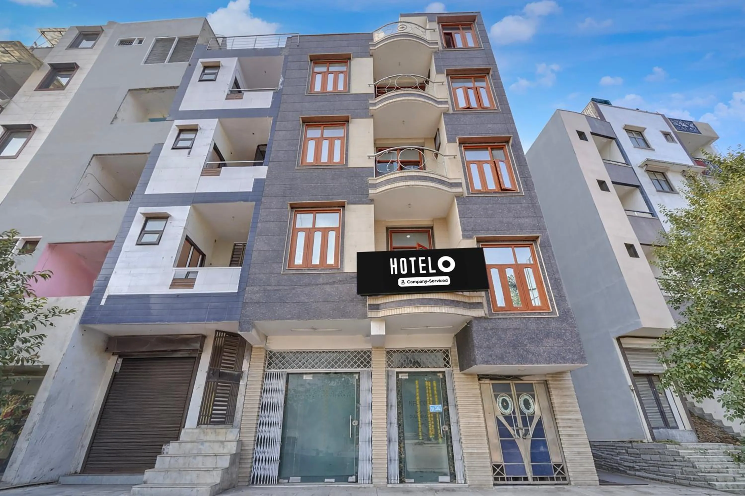 Facade/entrance in Hotel O Iskcon Temple Rohini Formerly Golden Key