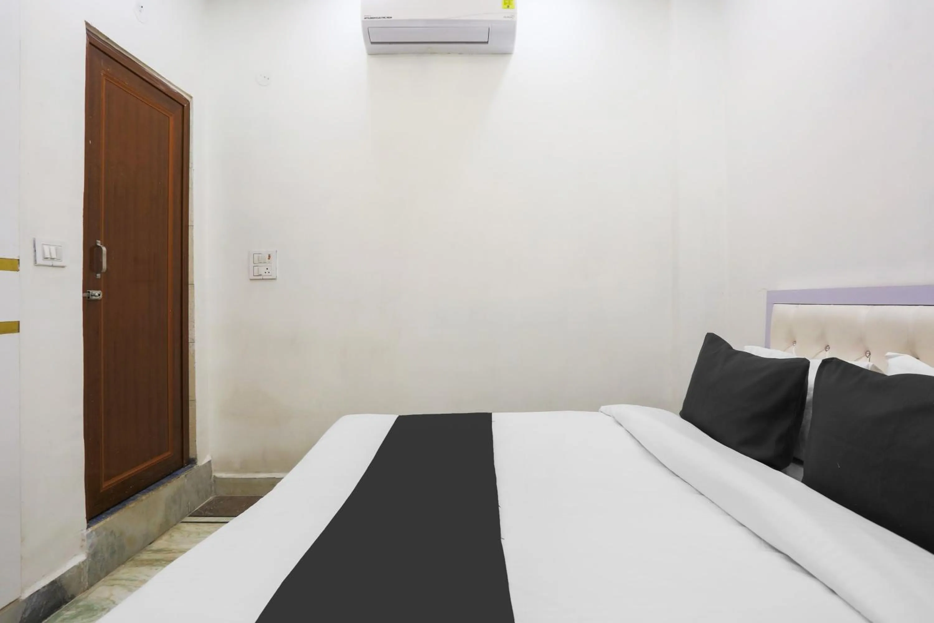 Bathroom in Hotel O Golden Key Rohini