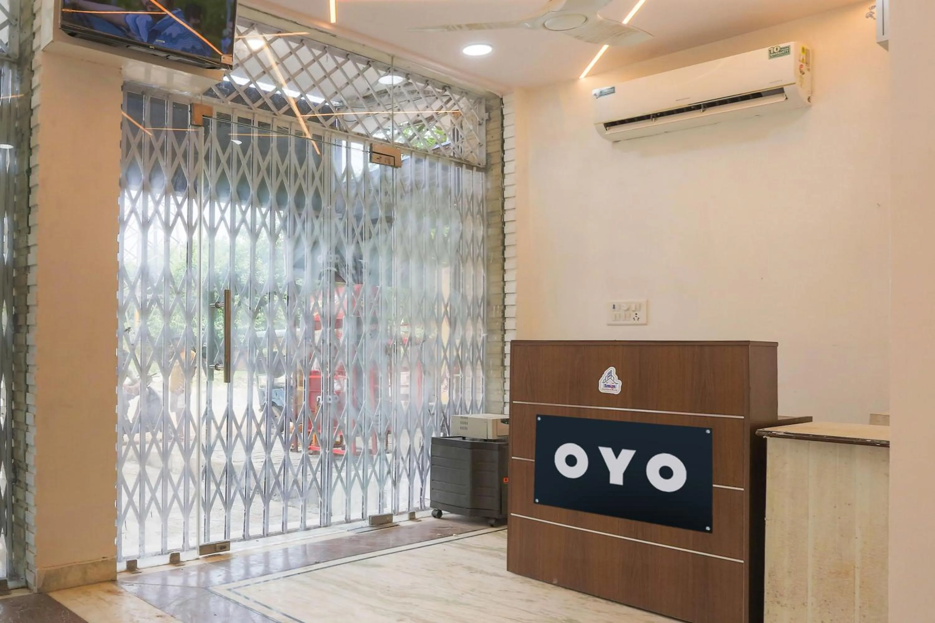 Lobby or reception in Hotel O Golden Key Rohini