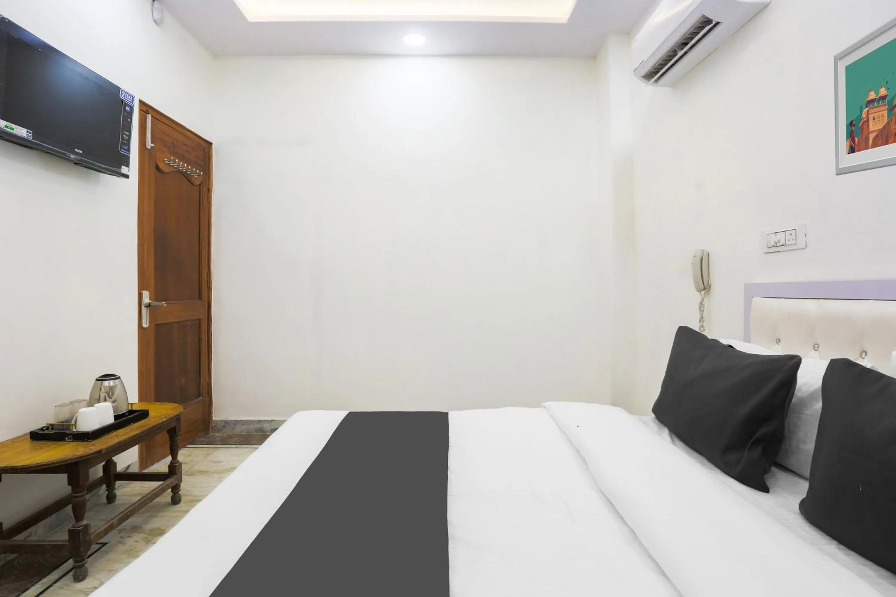 Bedroom in Hotel O Golden Key Rohini