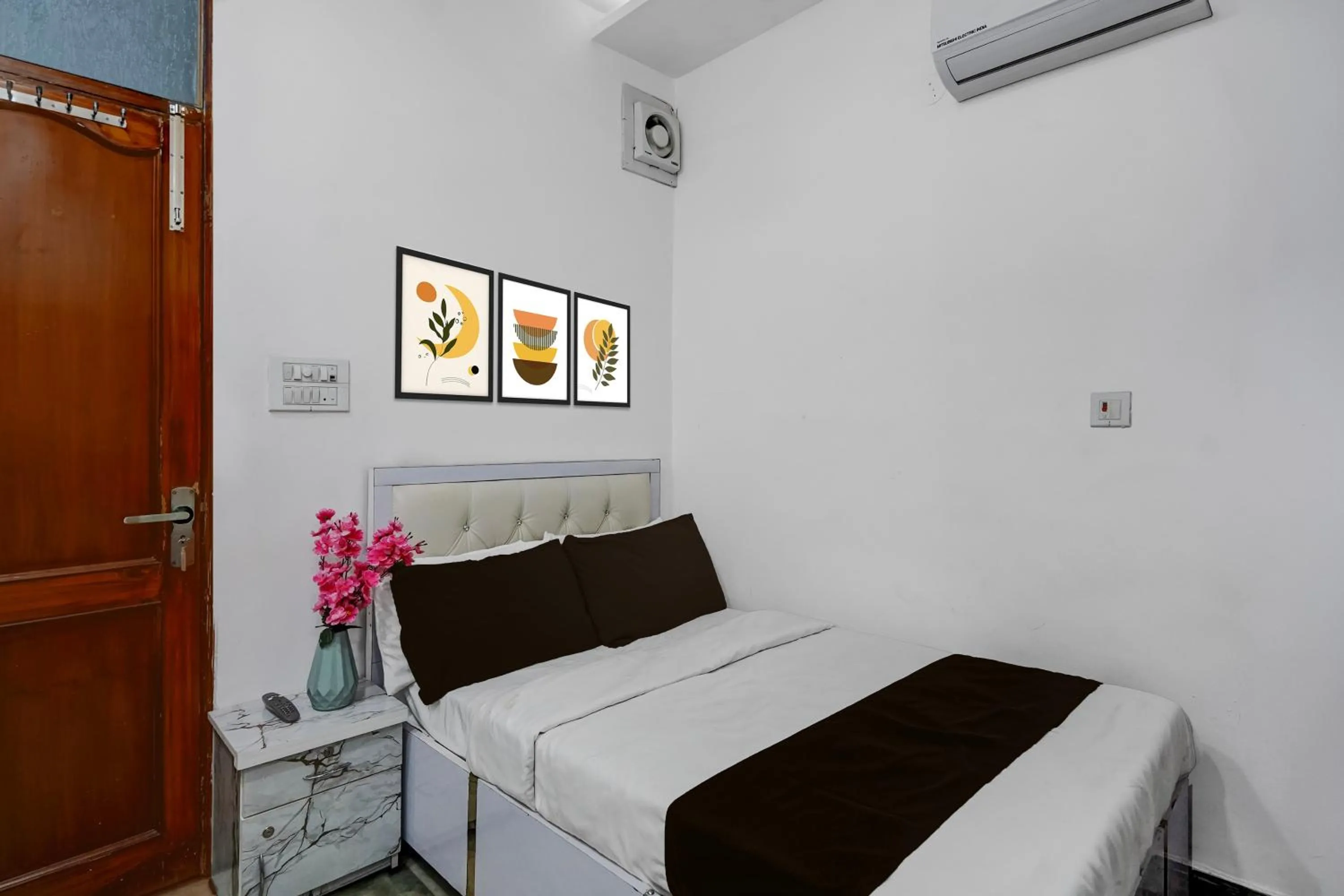 Bedroom, Bed in Super Hotel O Iskcon Temple Rohini Formerly Golden Key