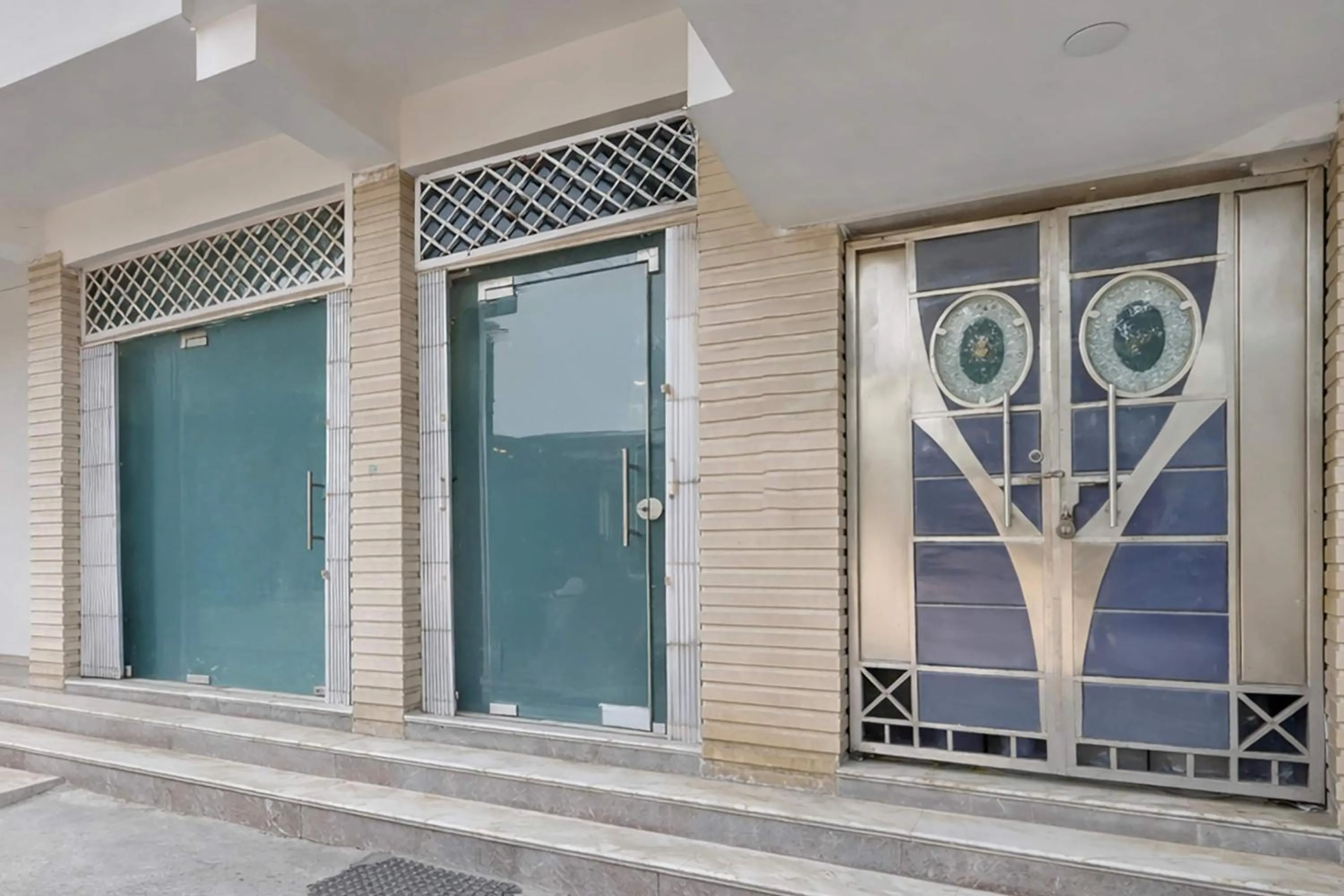 Facade/entrance in Super Hotel O Iskcon Temple Rohini Formerly Golden Key