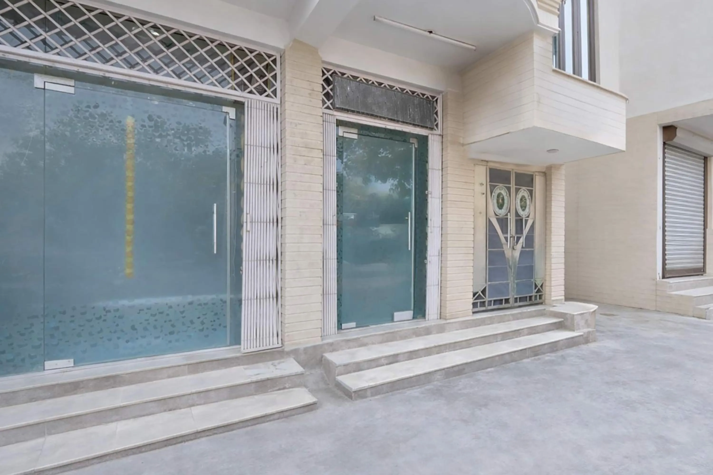 Facade/entrance in Hotel O Iskcon Temple Rohini Formerly Golden Key