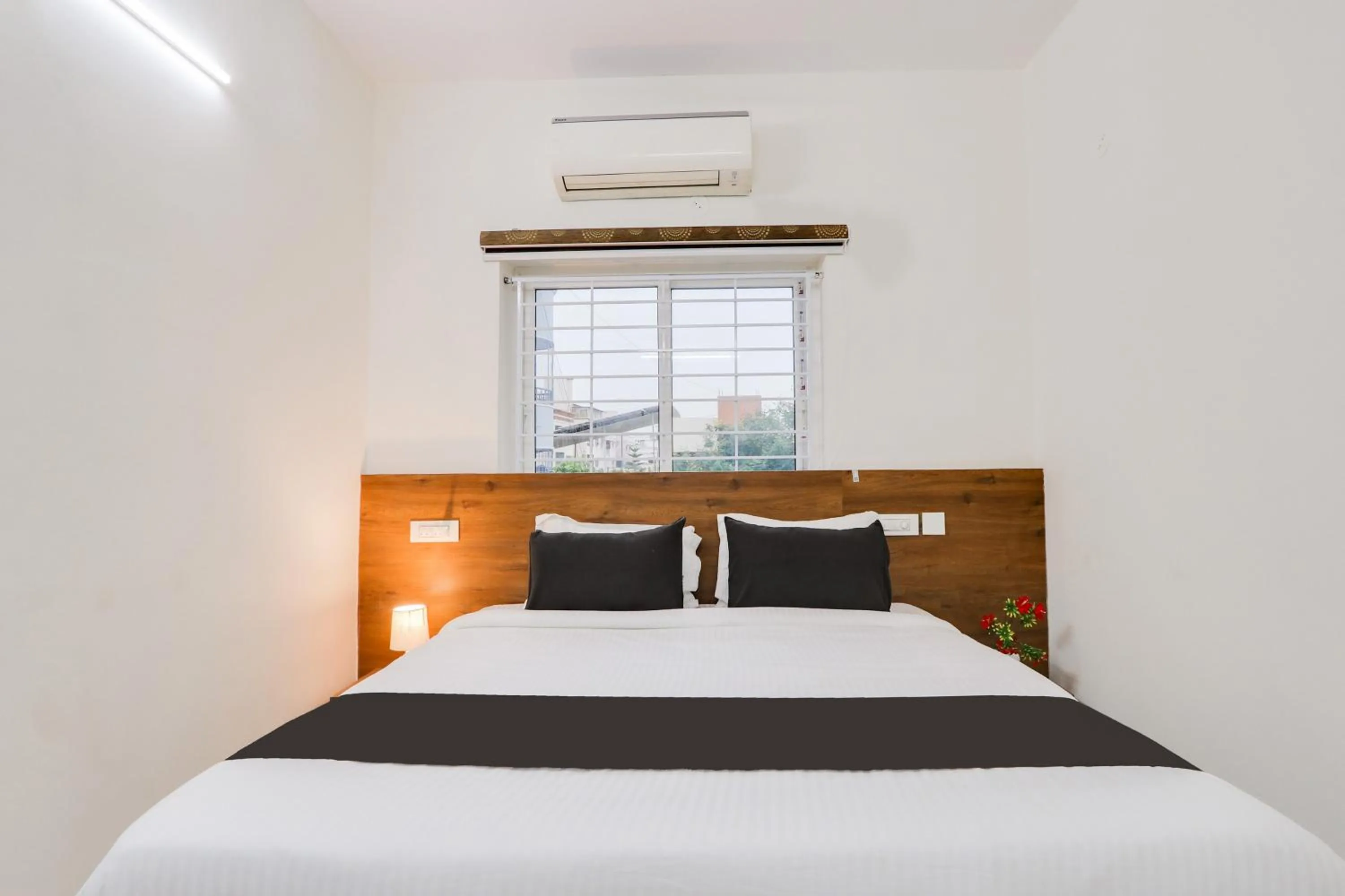 Bedroom, Bed in Super Townhouse Sri Nirvana Grand