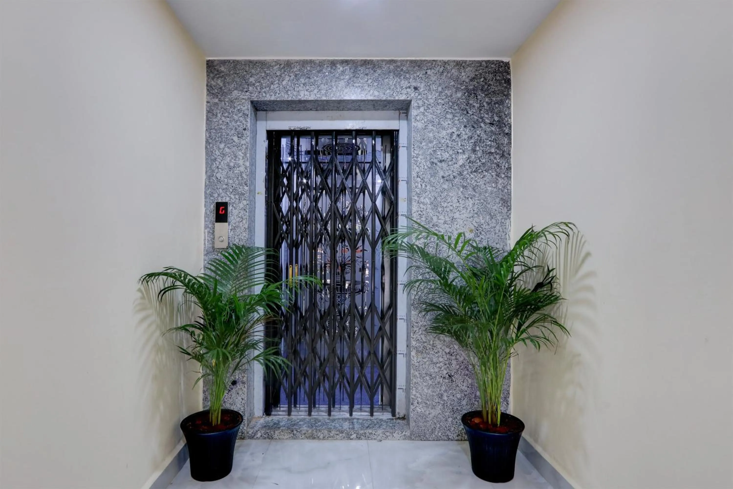 Lobby or reception in Hotel O Ss ome inn ultra luxury rooms