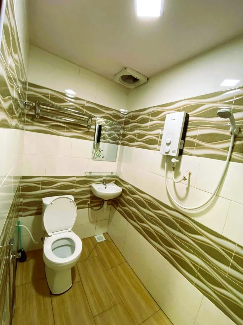 Shower in Seri Rawang Hotel