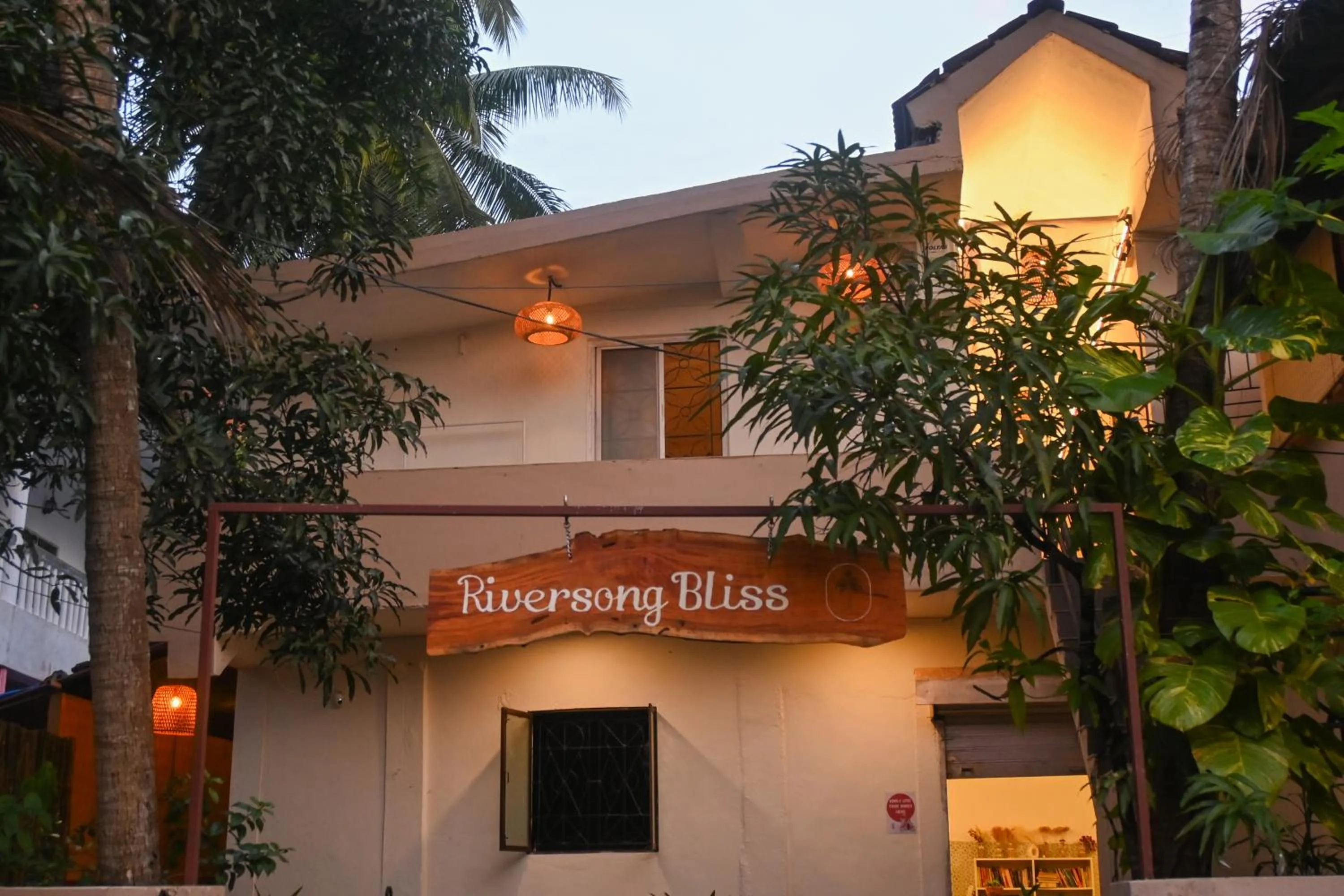 Facade/entrance in Riversong Bliss