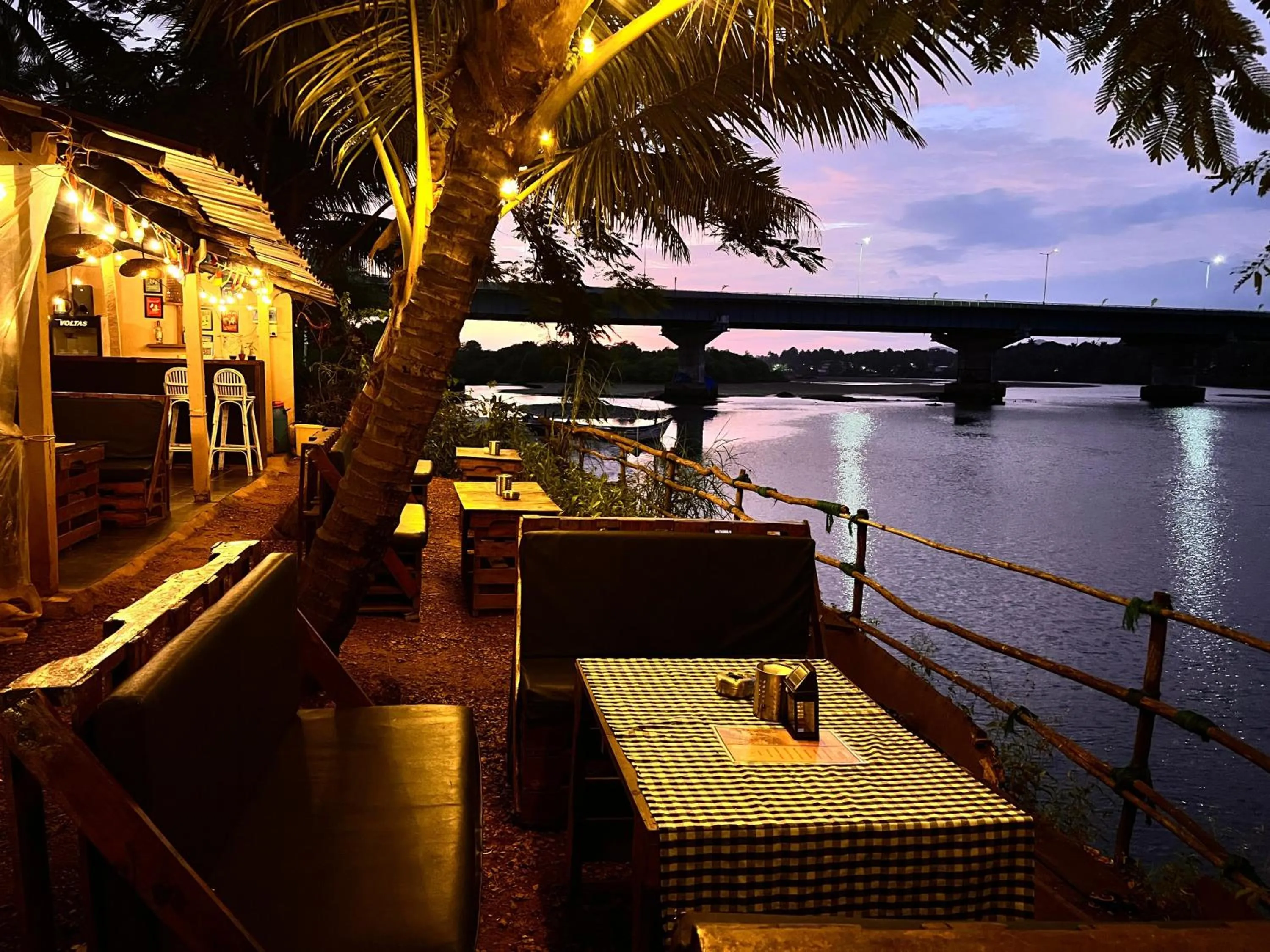 Restaurant/places to eat in Riversong Bliss