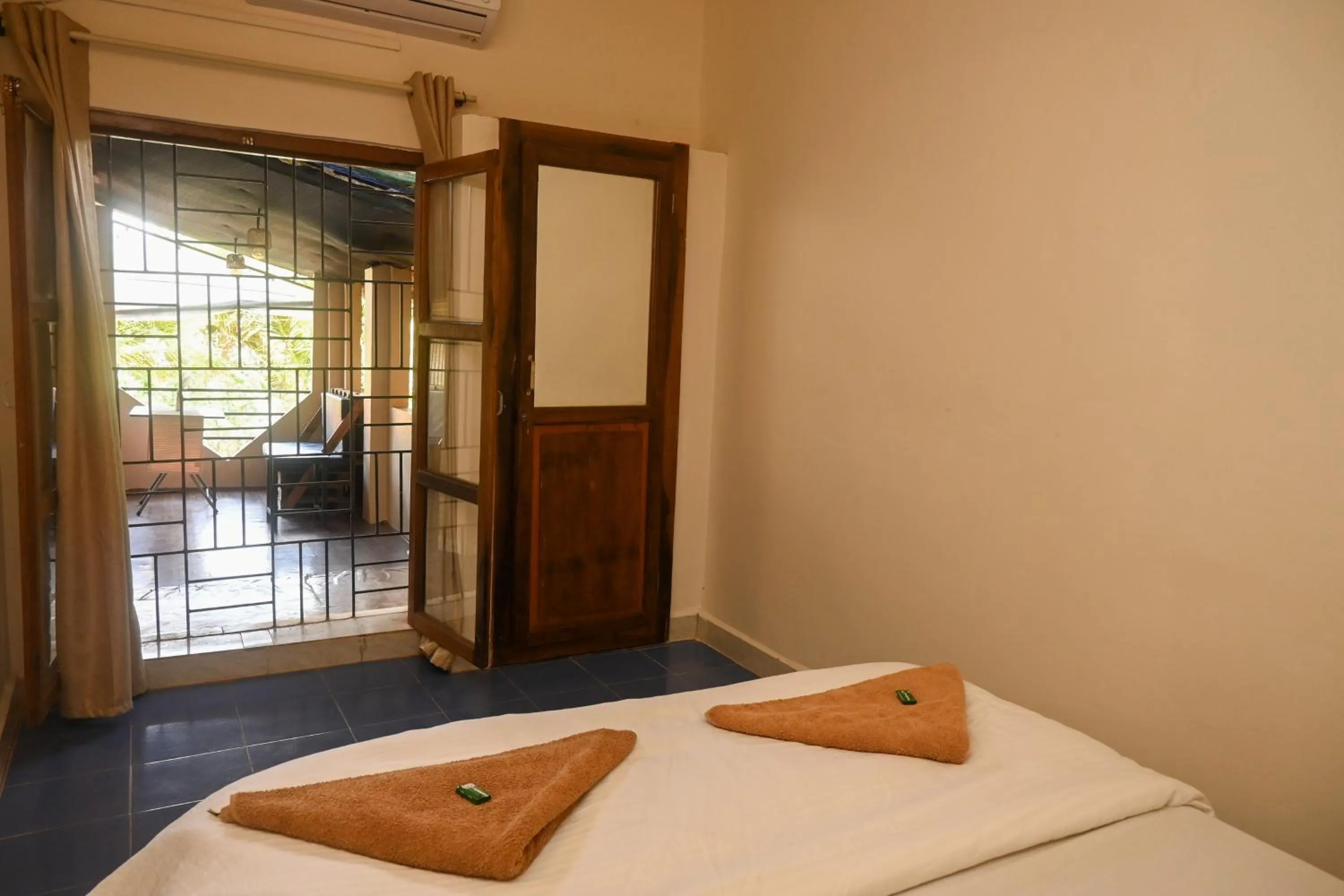 Bedroom, Bed in Riversong Bliss