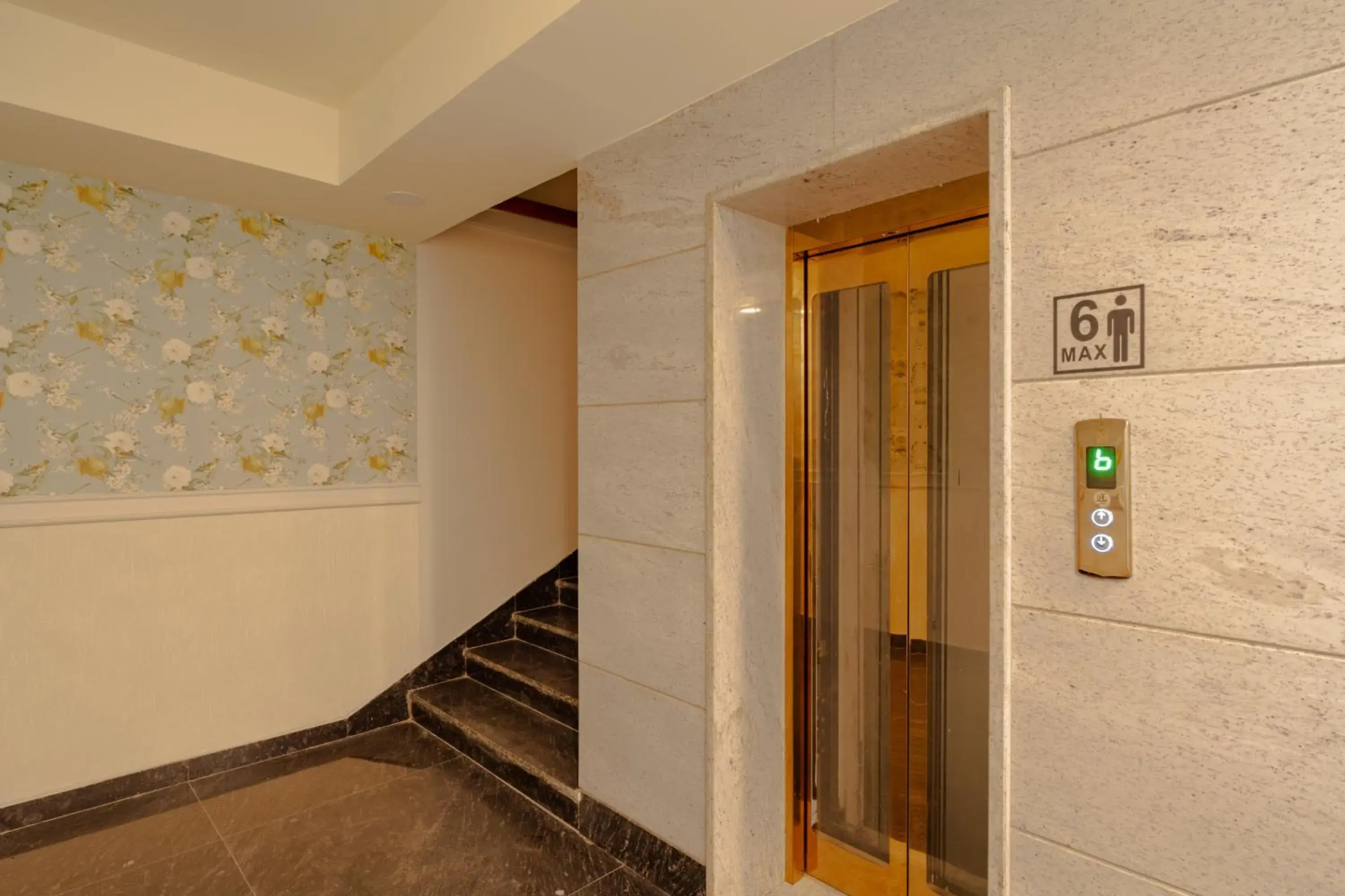 Facade/entrance in Alokah Kashi Facade/entrance in Alokah Kashi