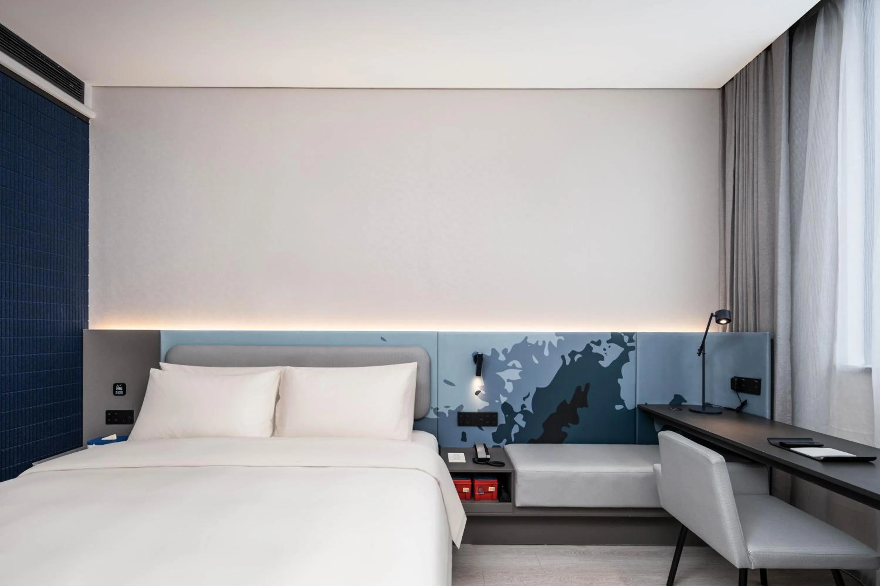 Bed in Atour Light Hotel Shenzhen Nanshan Science and Technology Park Changyuan