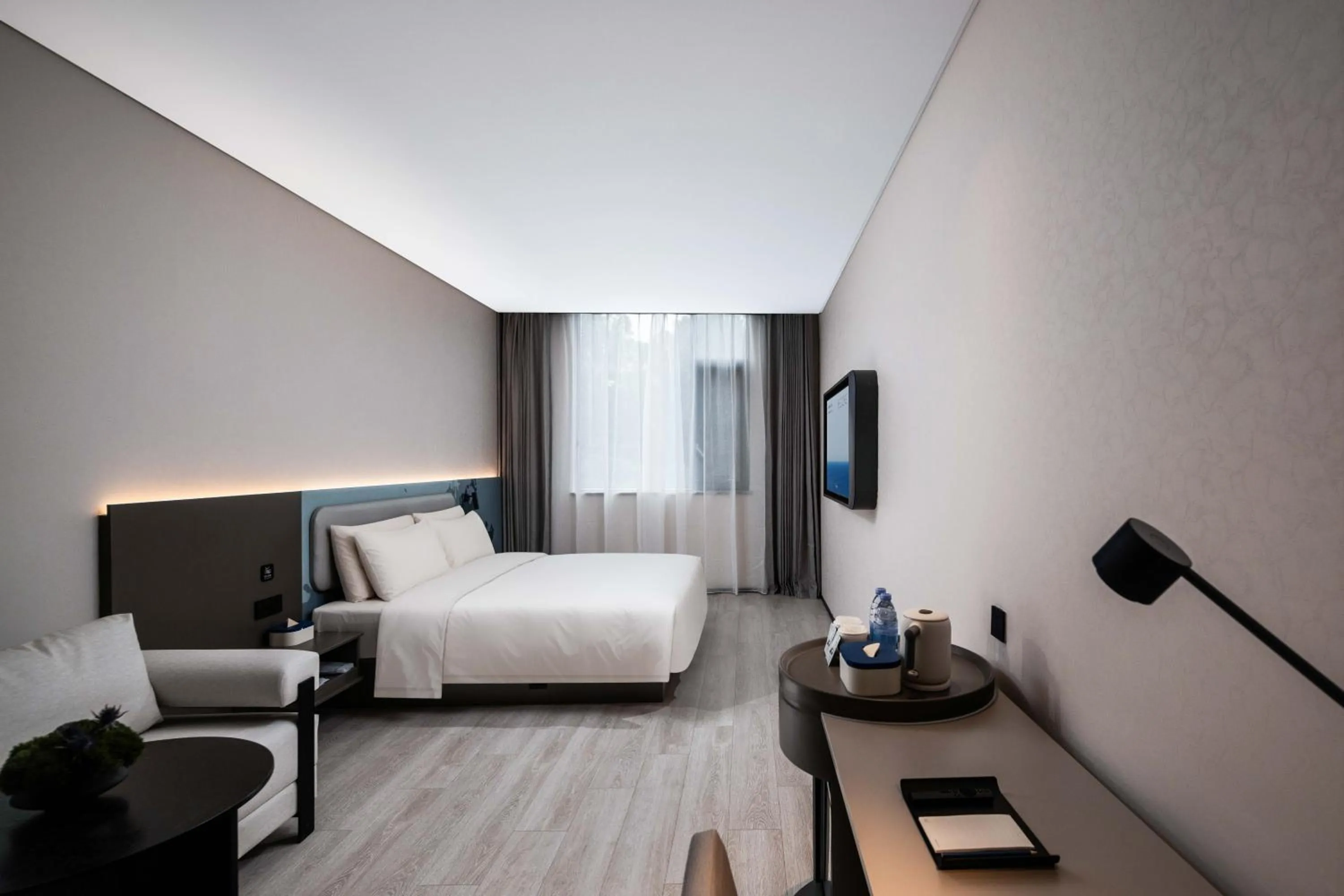 Bed in Atour Light Hotel Shenzhen Nanshan Science and Technology Park Changyuan