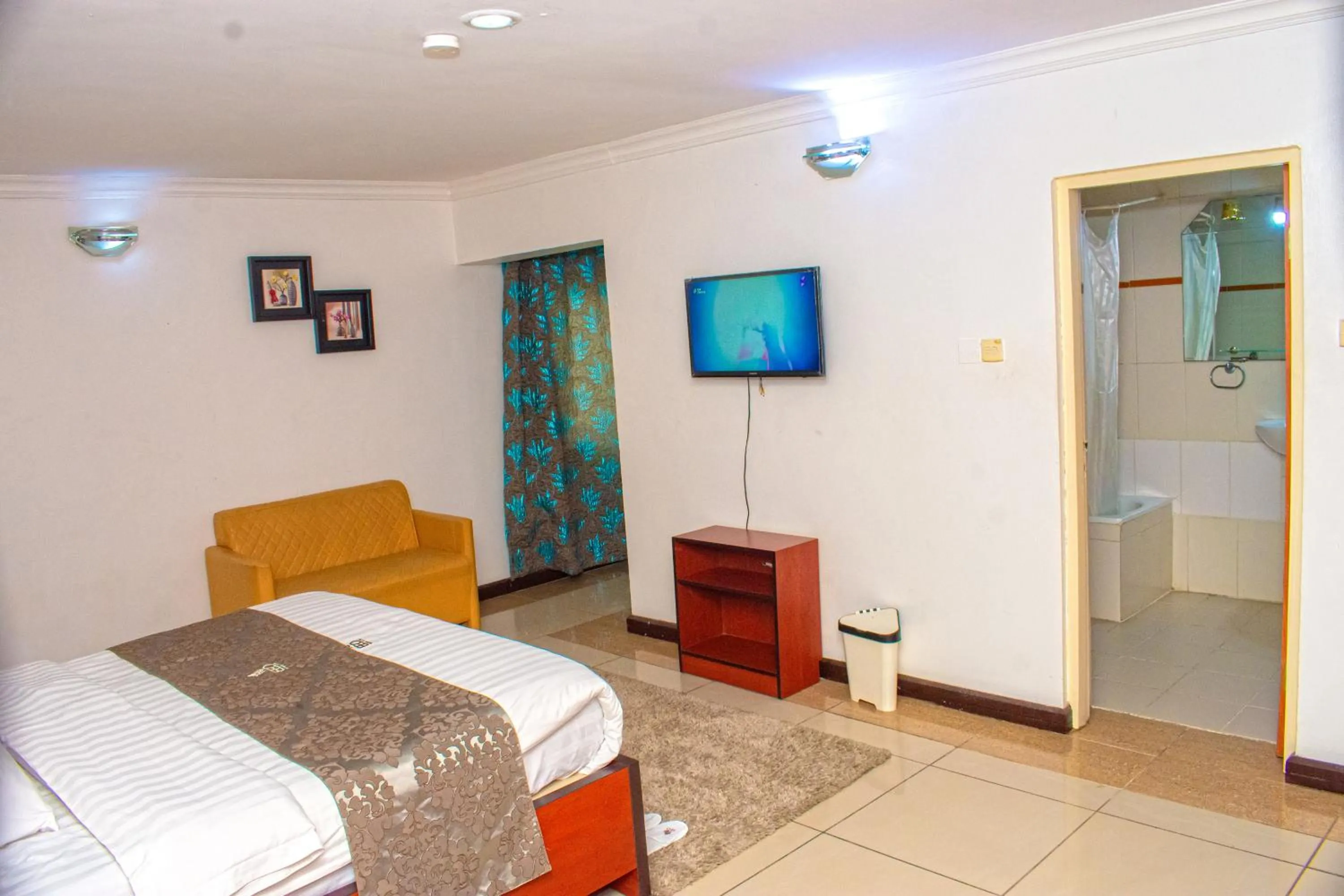 TV and multimedia in EED Pension Boutique Hotel