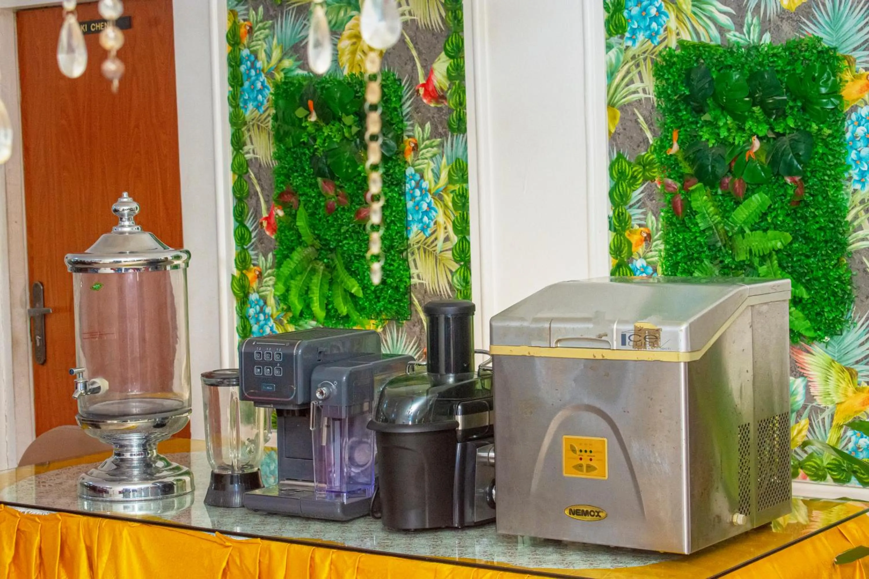 Restaurant/places to eat in EED Pension Boutique Hotel