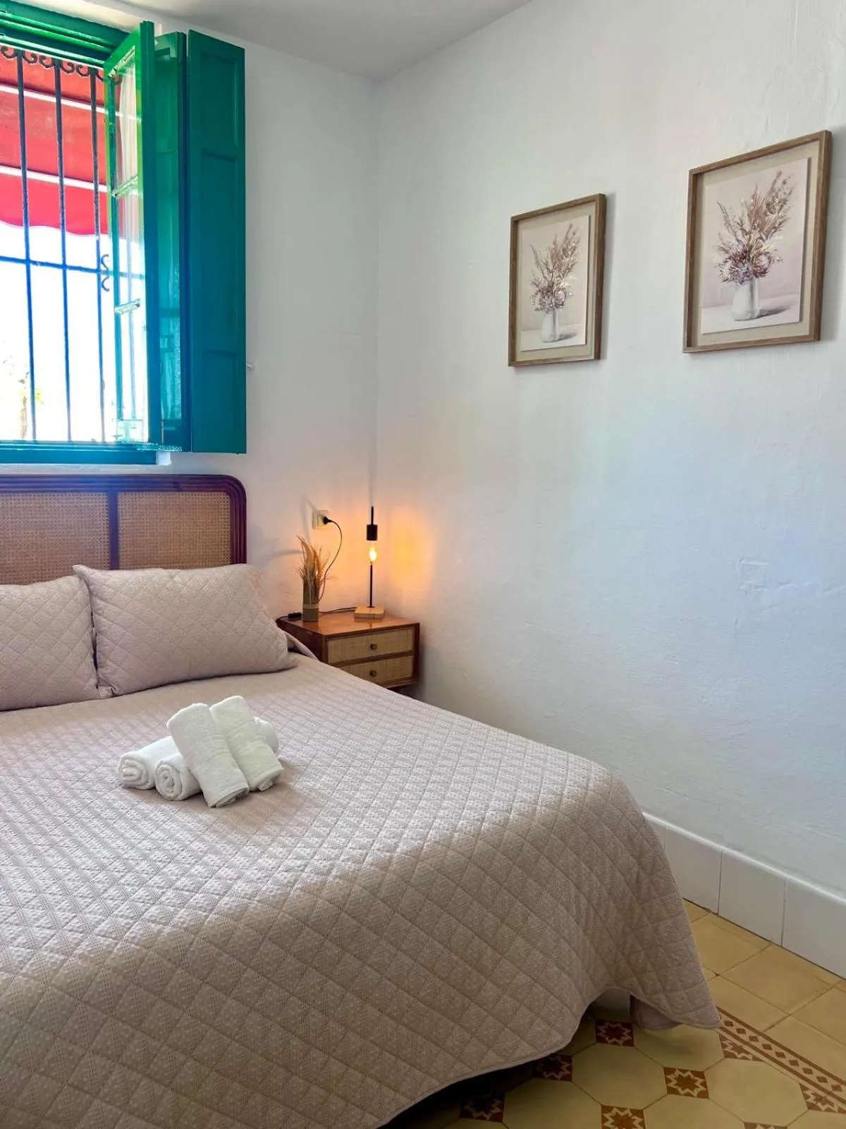Decorative detail, Bed in Hostal El Faro